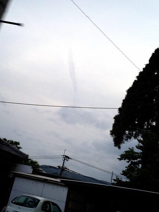 No.8541-1 地震雲