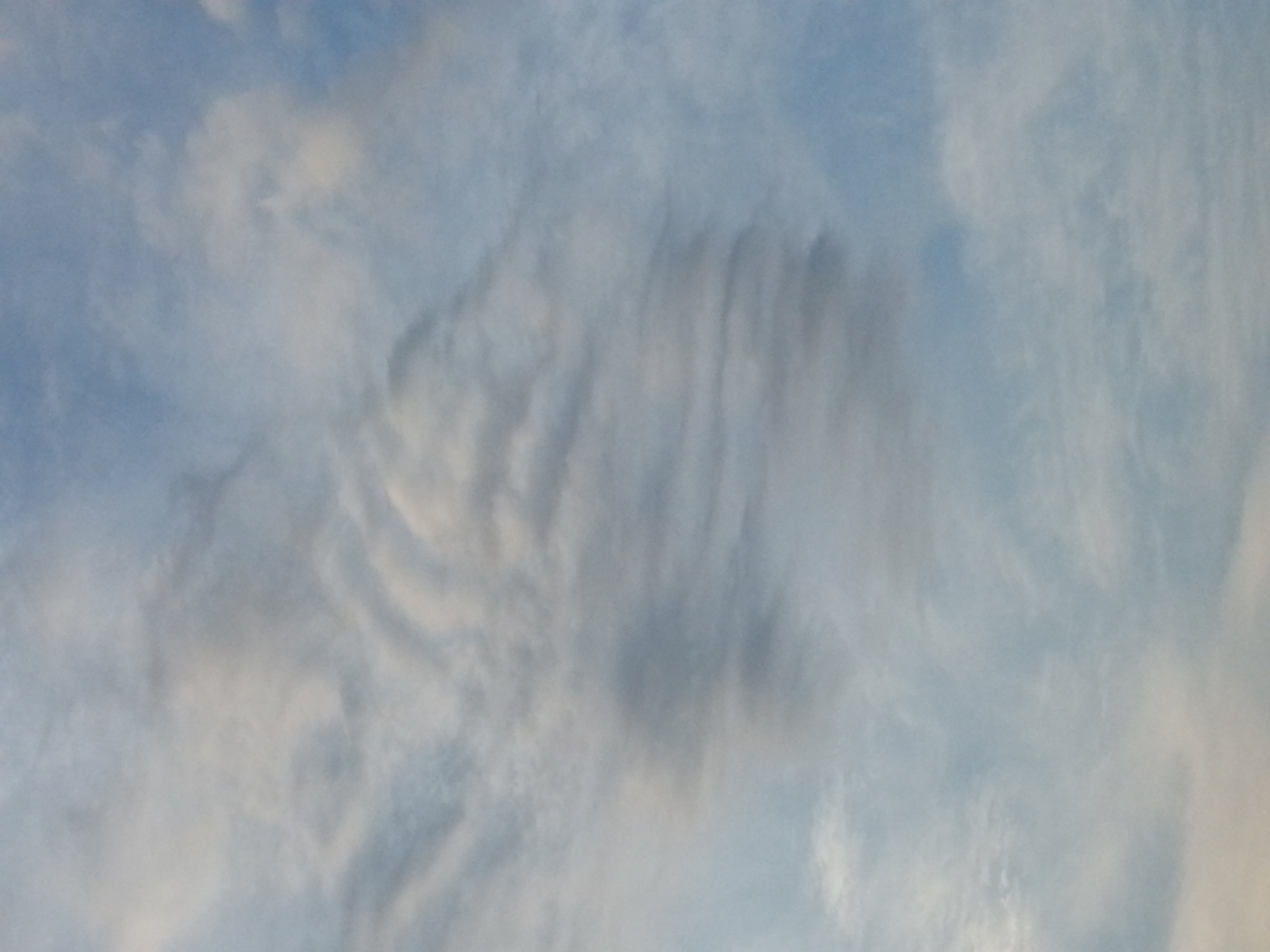 No.10392-1 地震雲