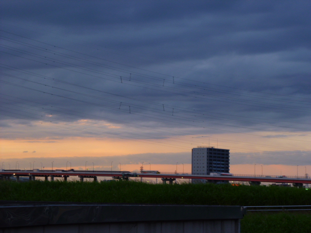 No.10528-1 地震雲