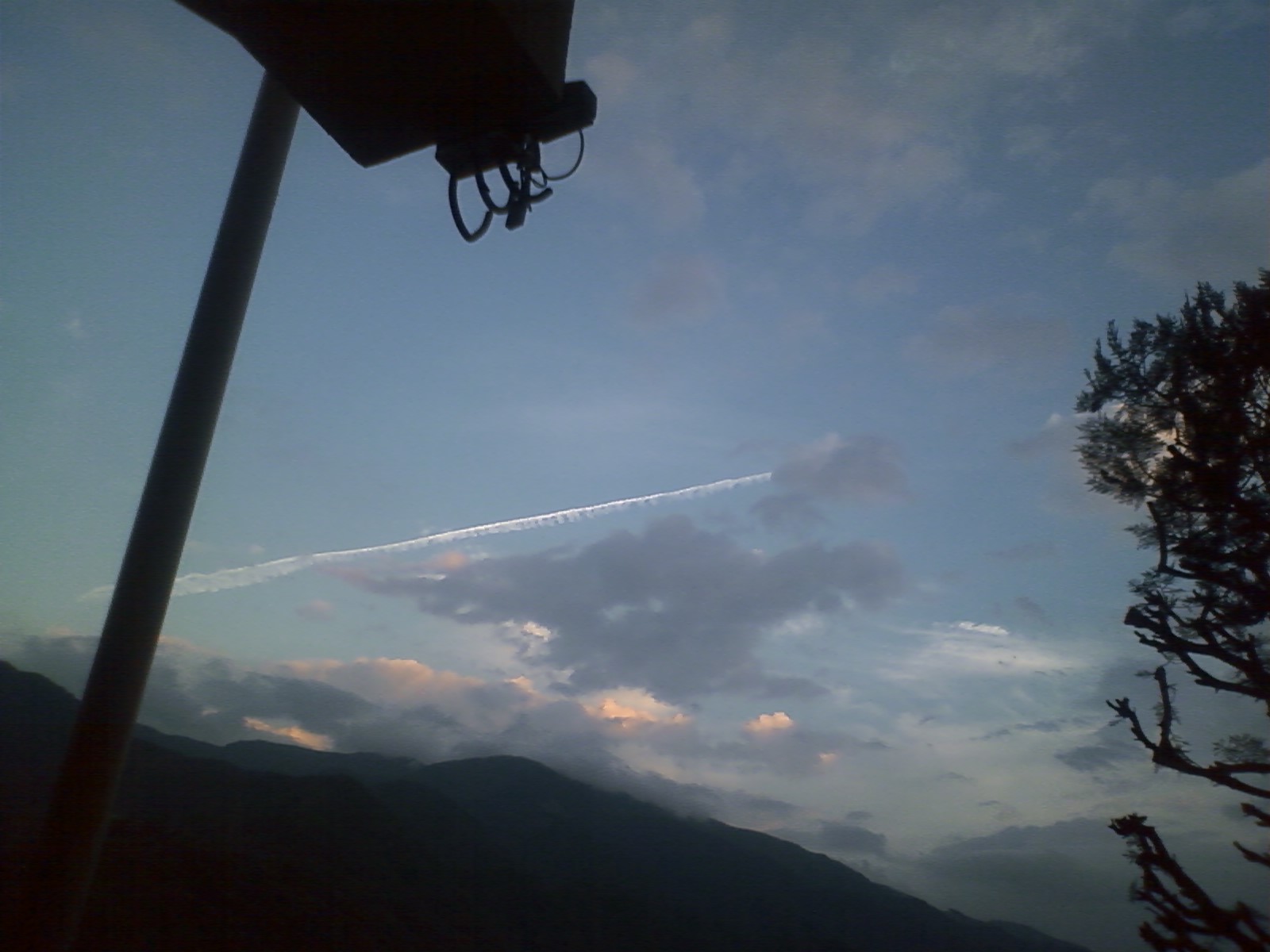 No.10850-1 地震雲