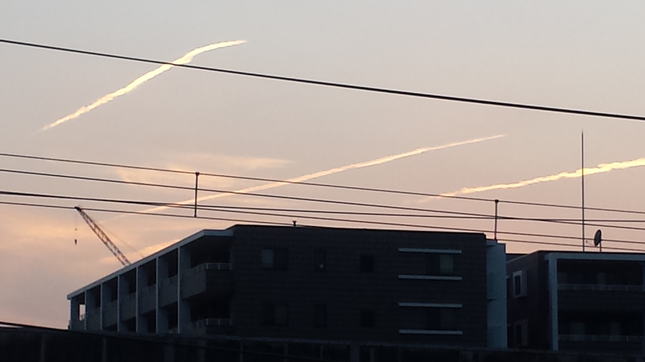 No.10864-1 地震雲