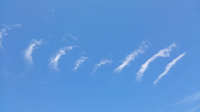 No.12401-1 地震雲