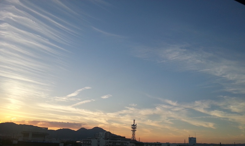 No.12589-1 地震雲