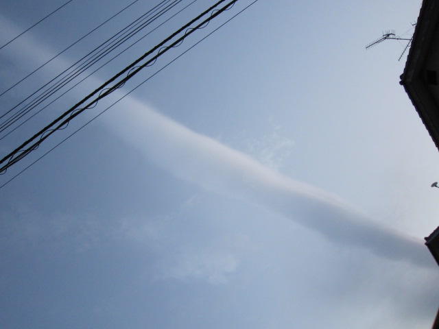 No.13215-1 地震雲