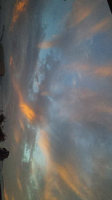 No.13692-1 地震雲