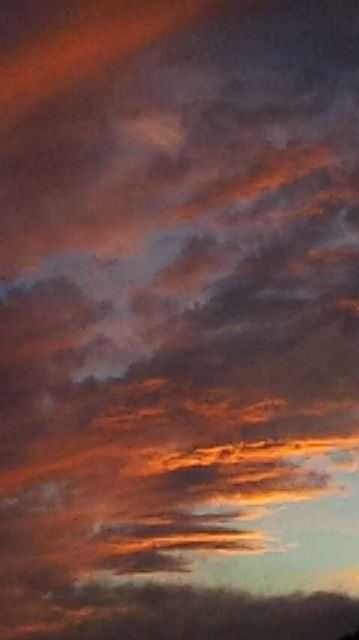 No.13697-1 地震雲