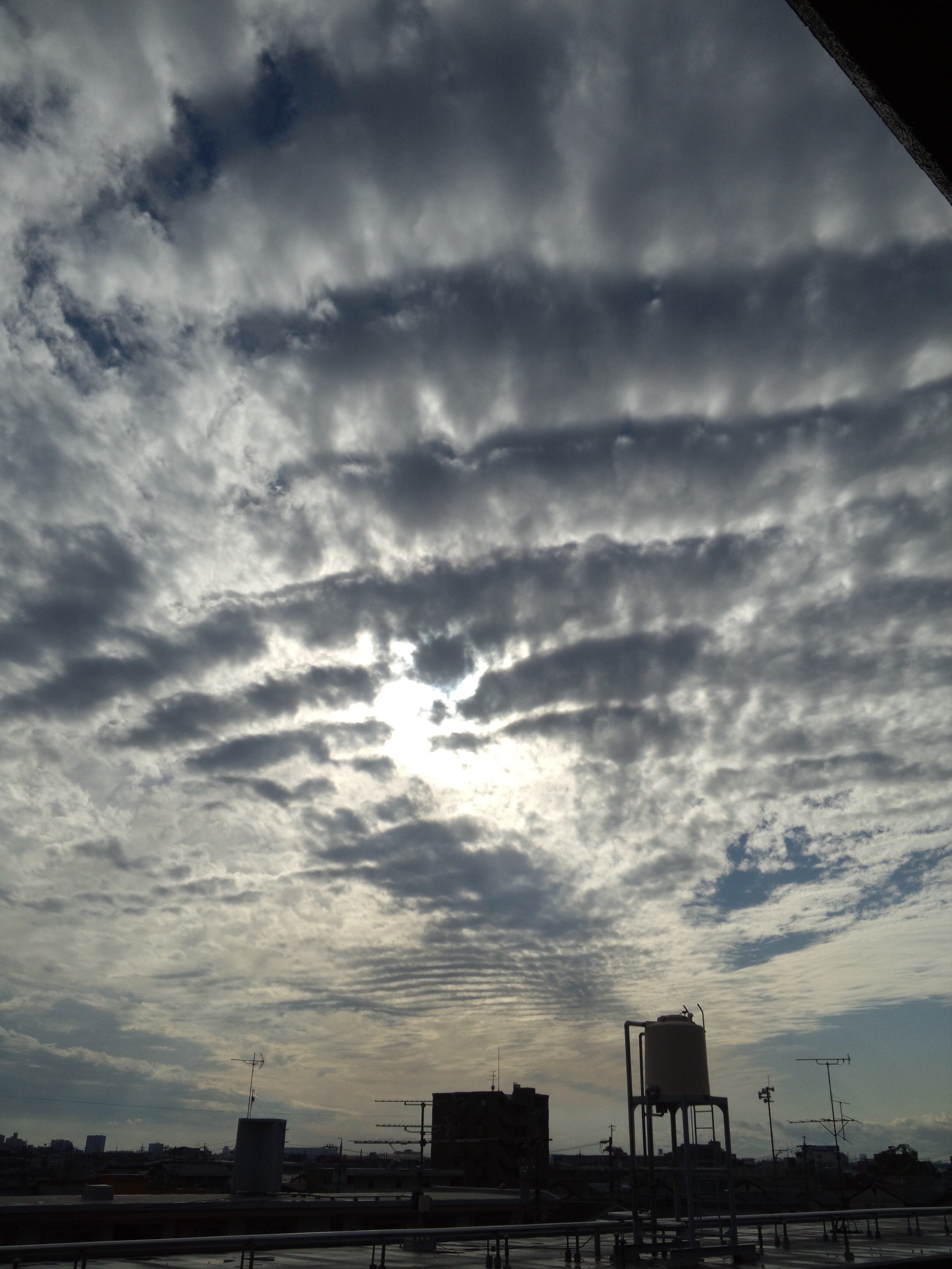 No.13711-1 地震雲