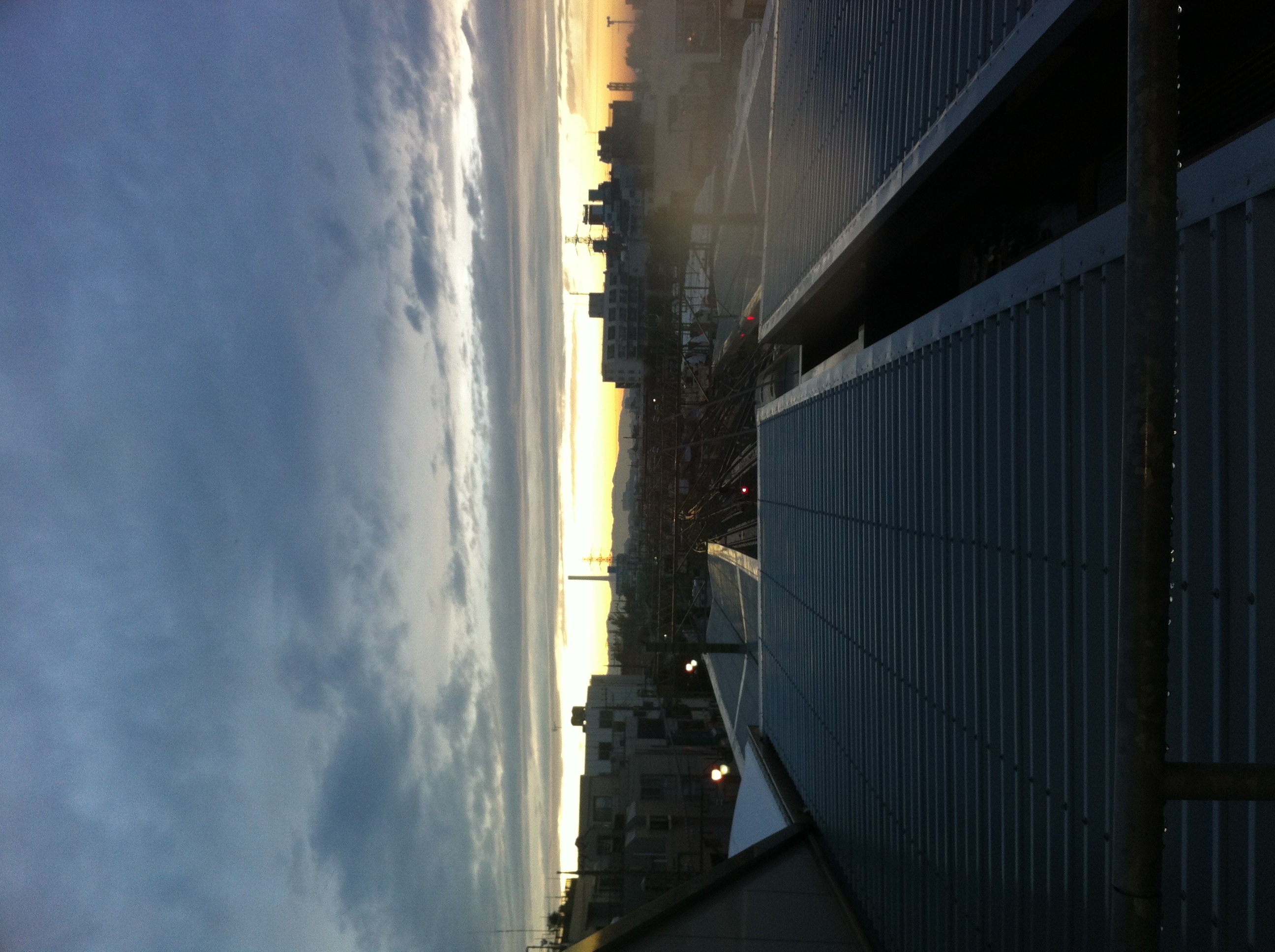 No.13712-1 地震雲