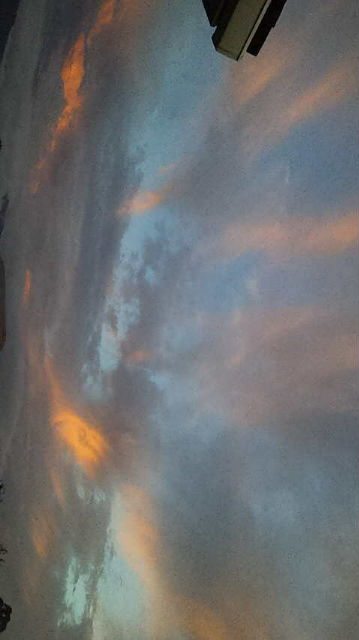 No.13721-1 地震雲