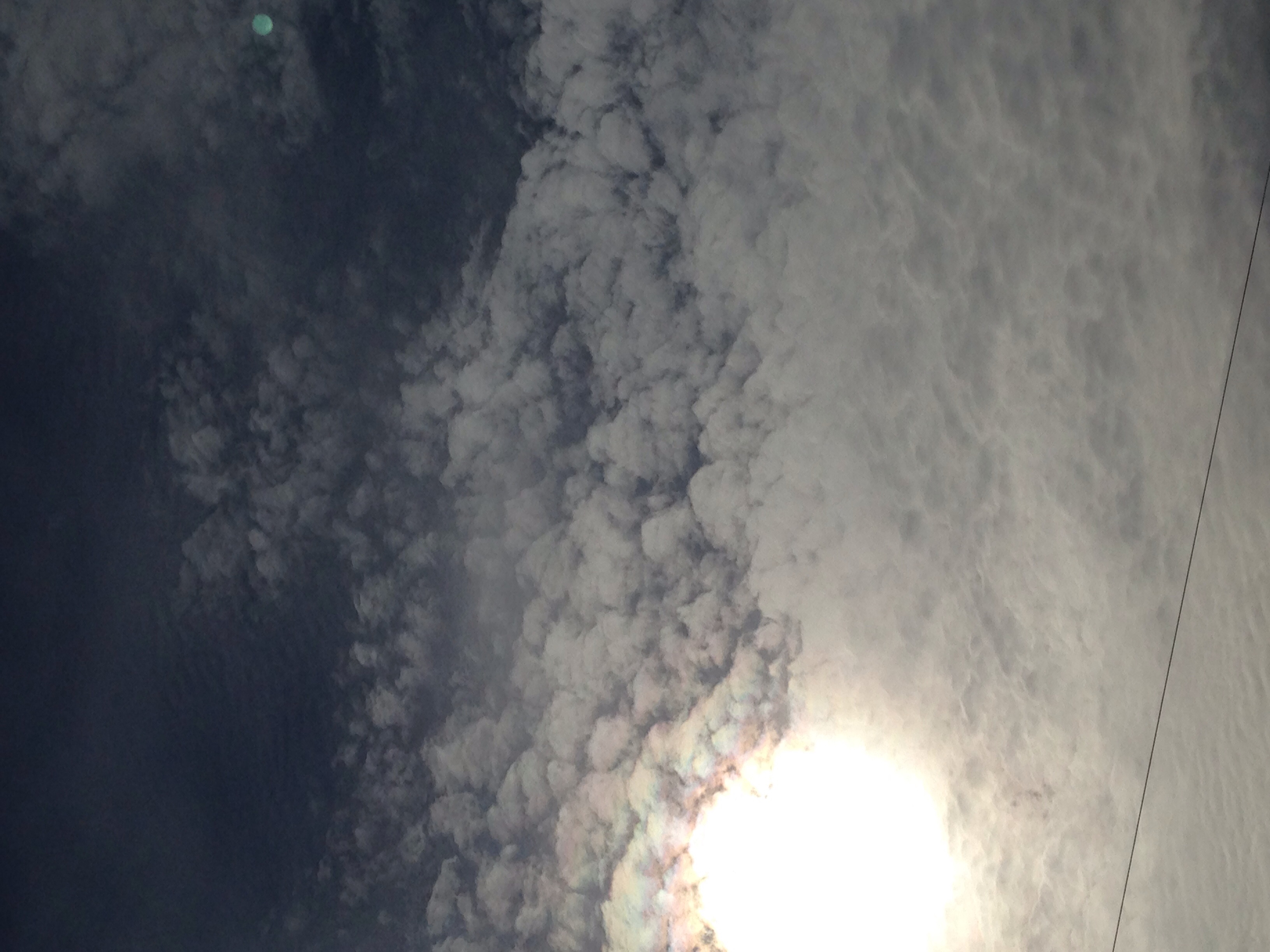 No.14585-1 地震雲