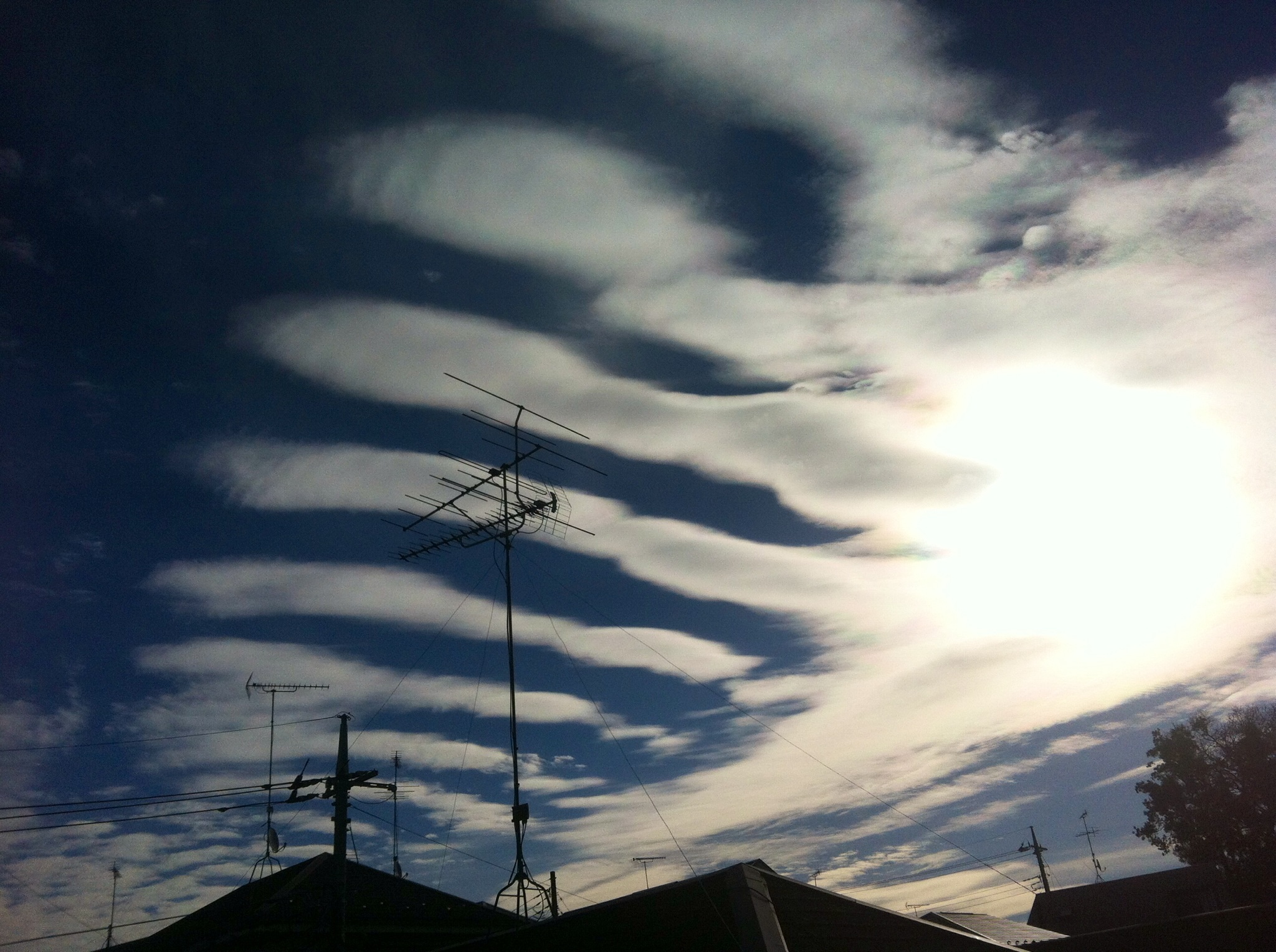 No.14587-1 地震雲