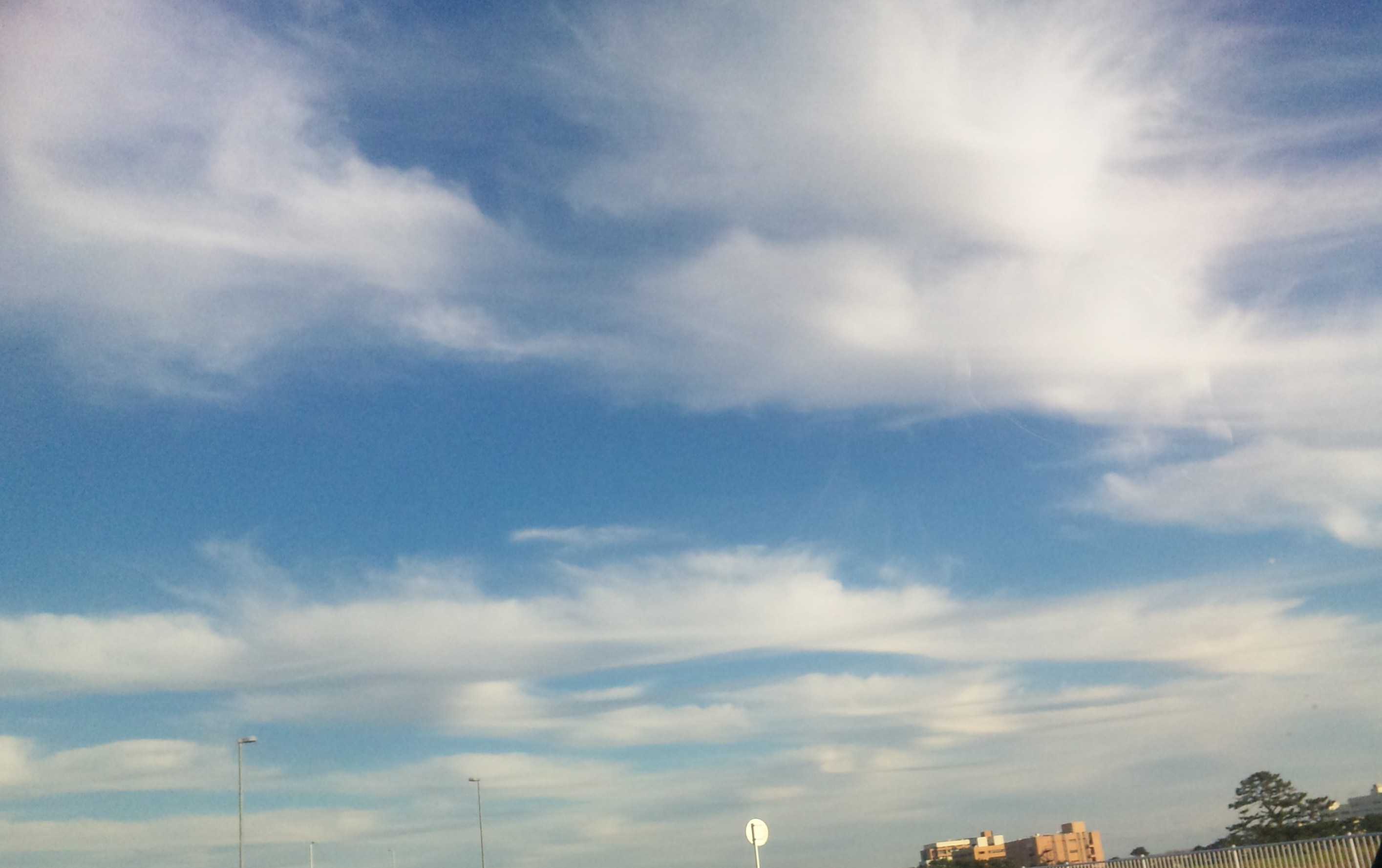 No.14943-1 地震雲