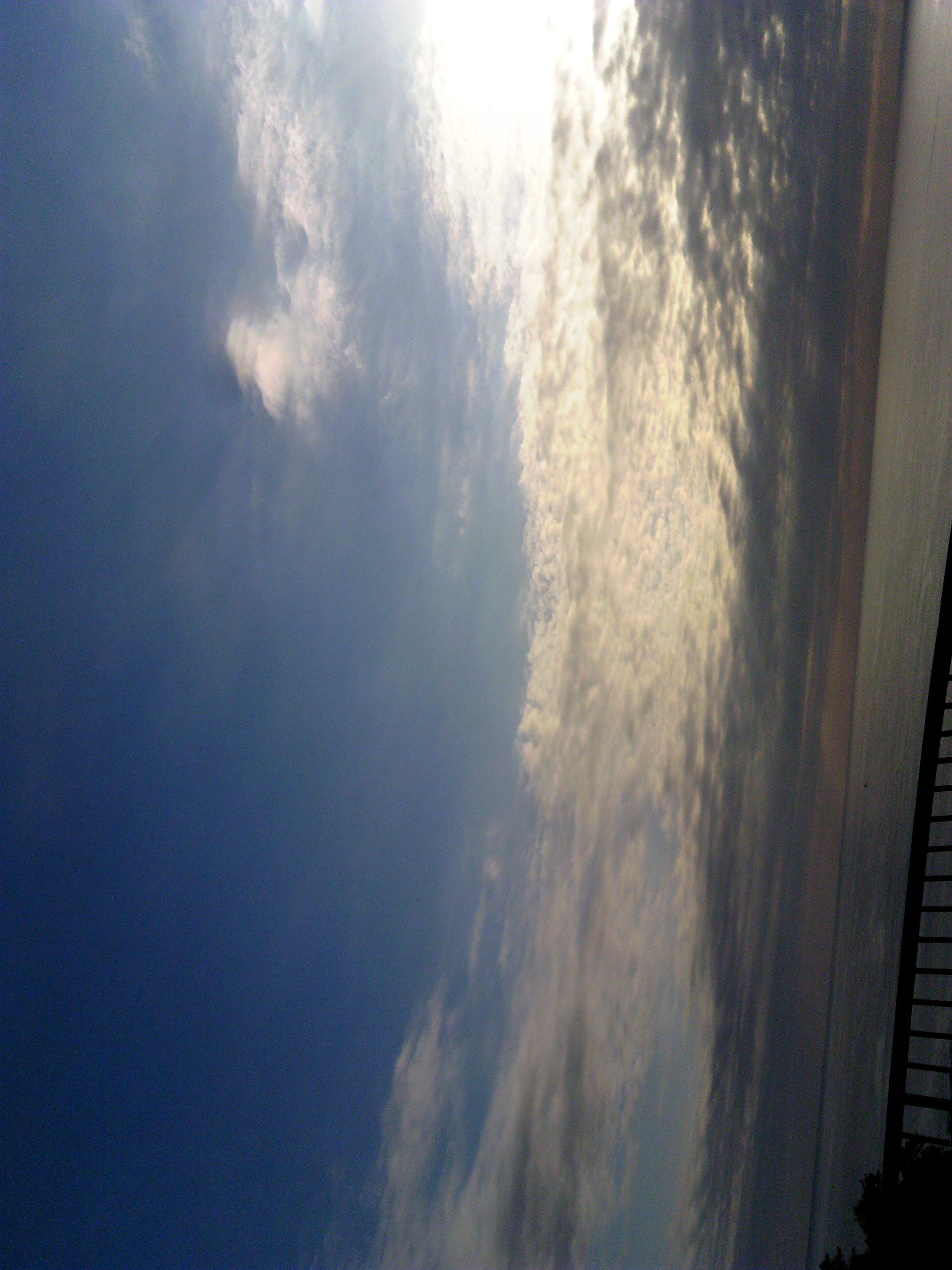 No.14977-1 地震雲