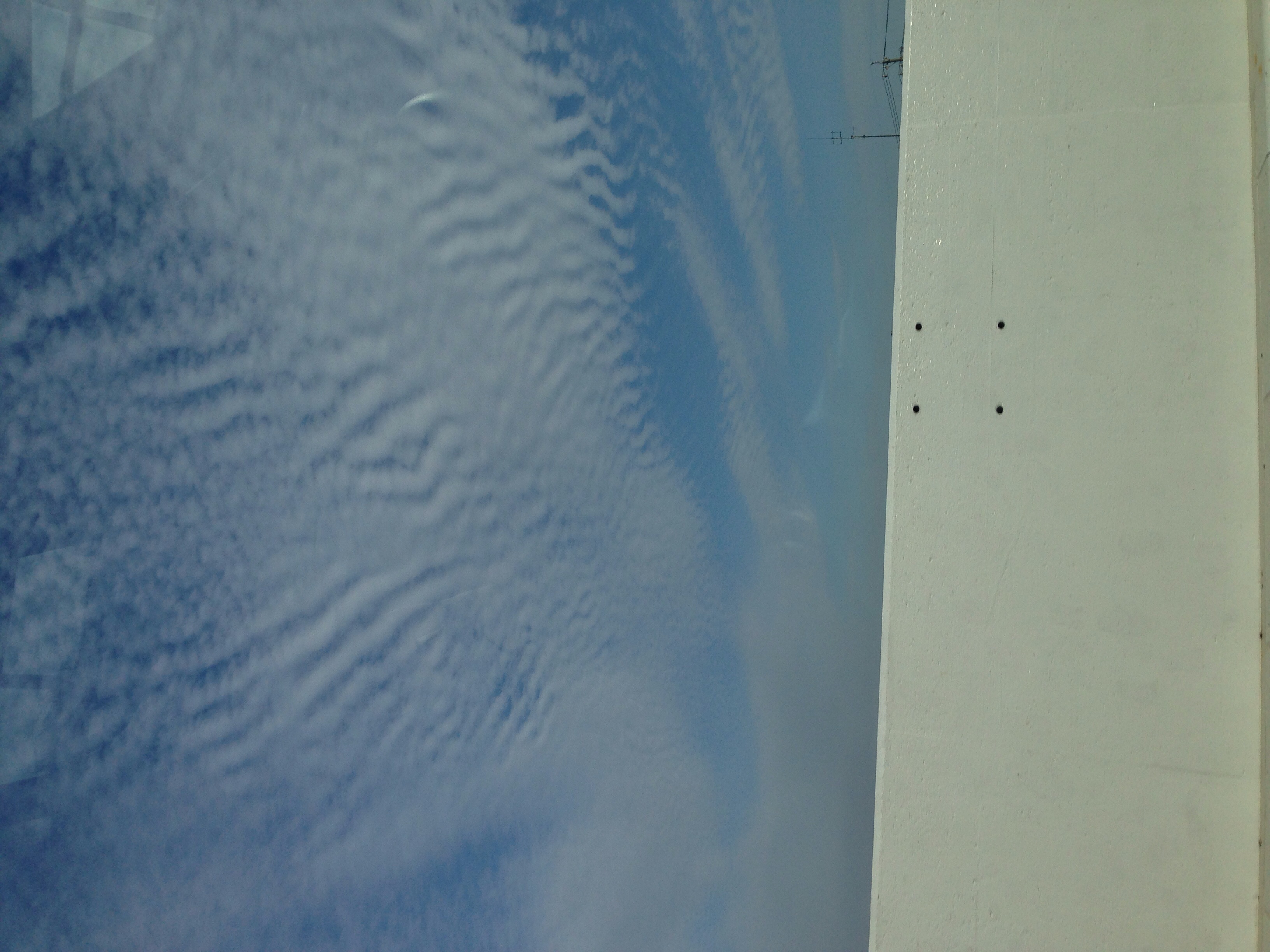 No.14993-1 地震雲