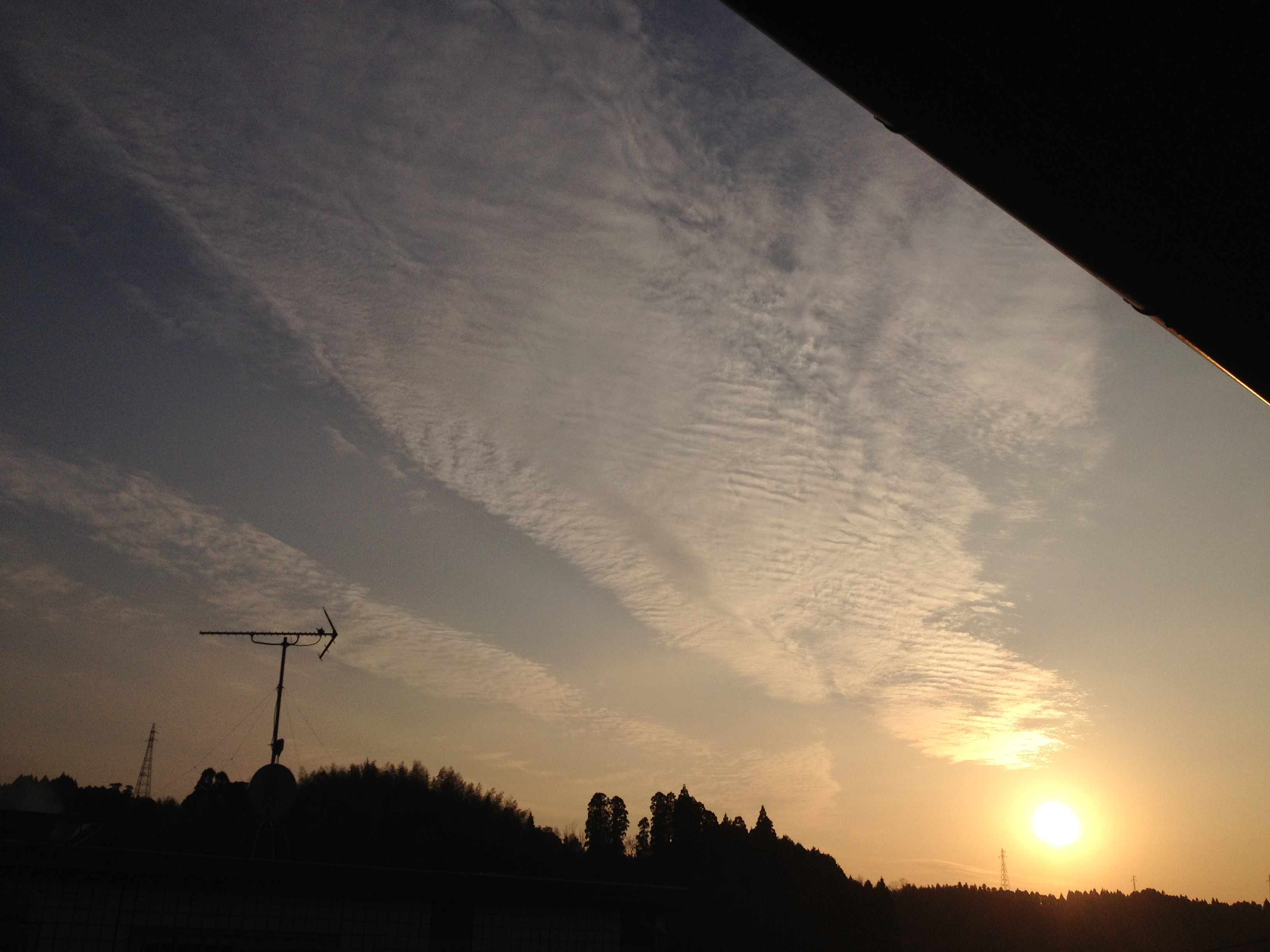 No.15195-1 地震雲