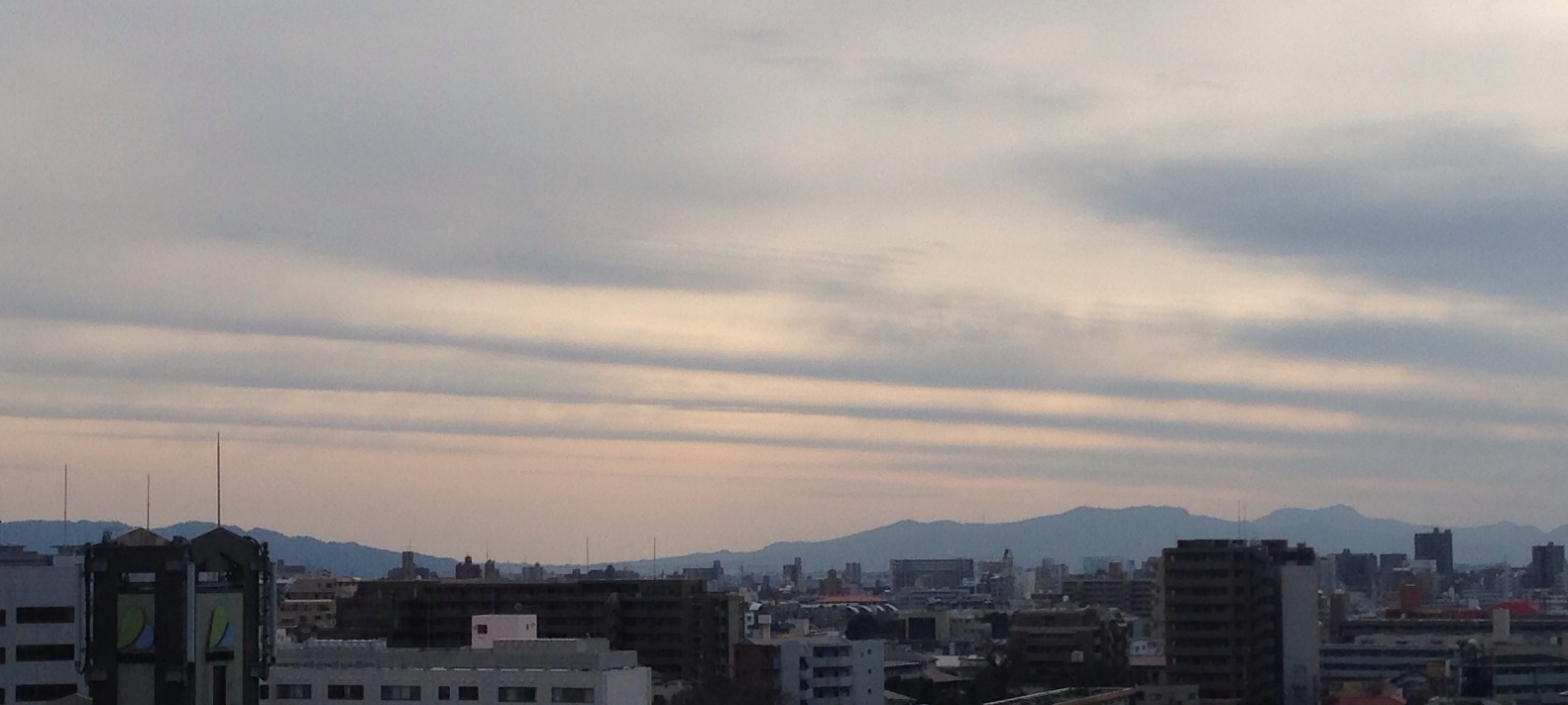 No.15713-1 地震雲