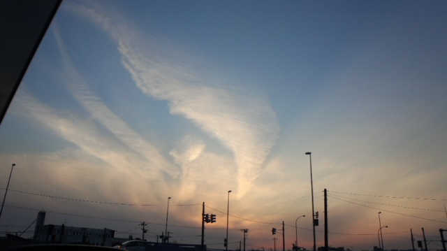 No.15744-1 地震雲