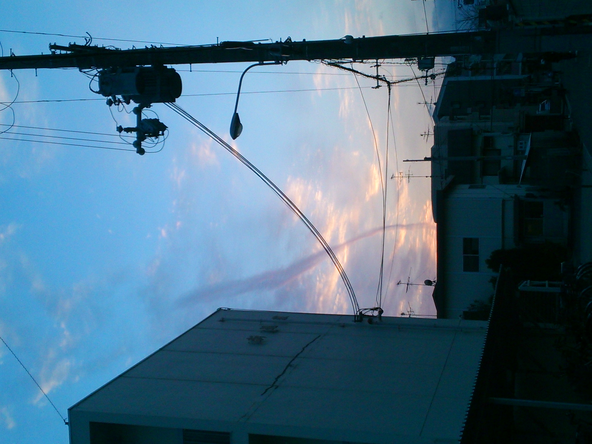 No.15924-1 地震雲