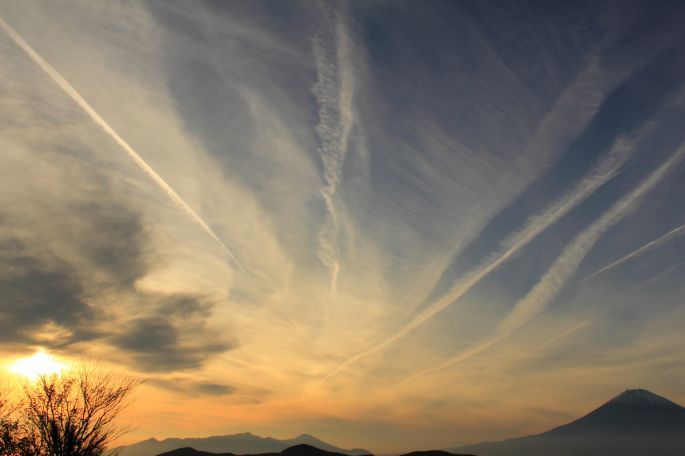 No.16085-1 地震雲