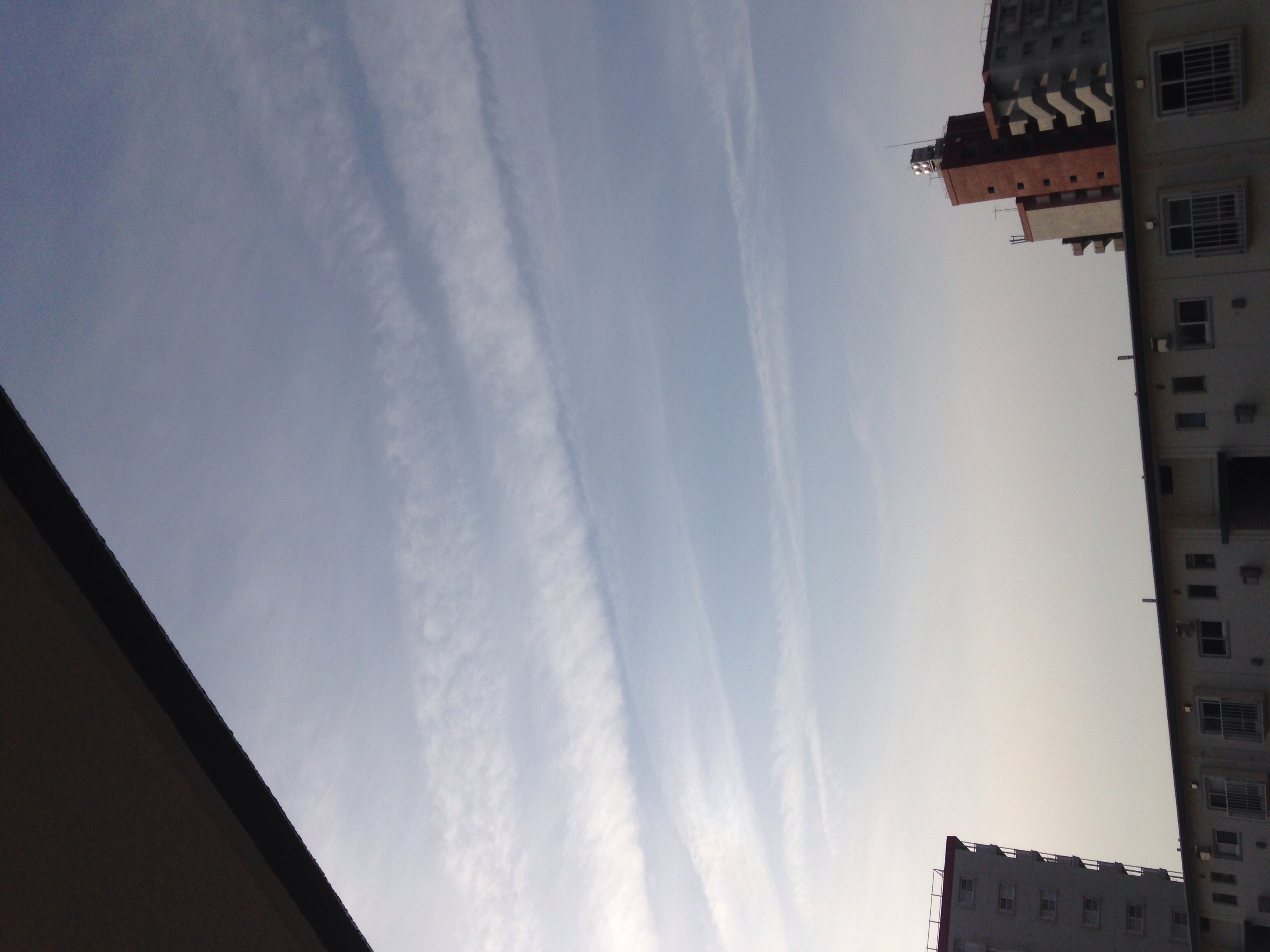 No.16698-1 地震雲