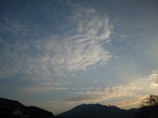 No.16845-1 地震雲