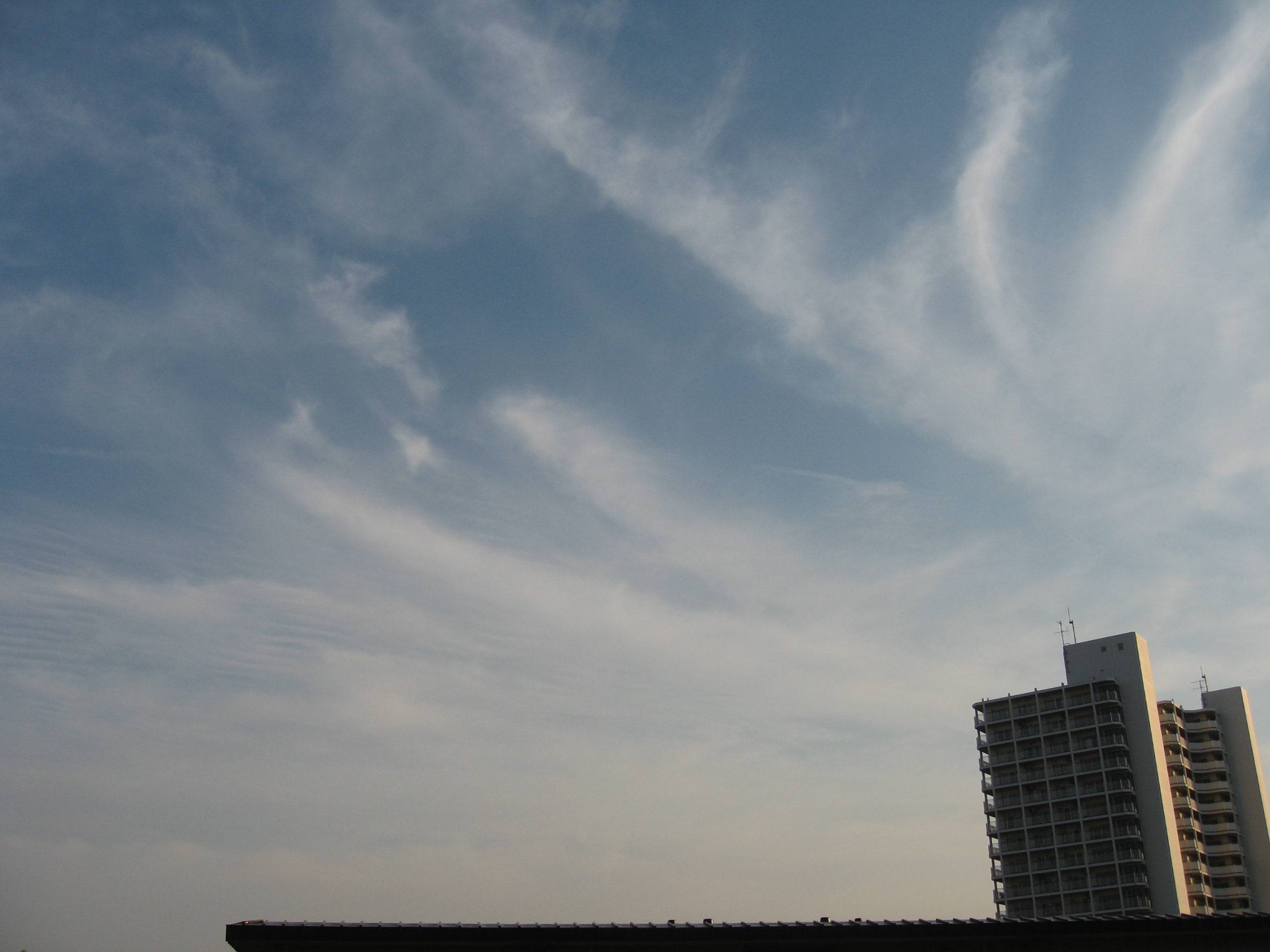 No.16985-1 地震雲