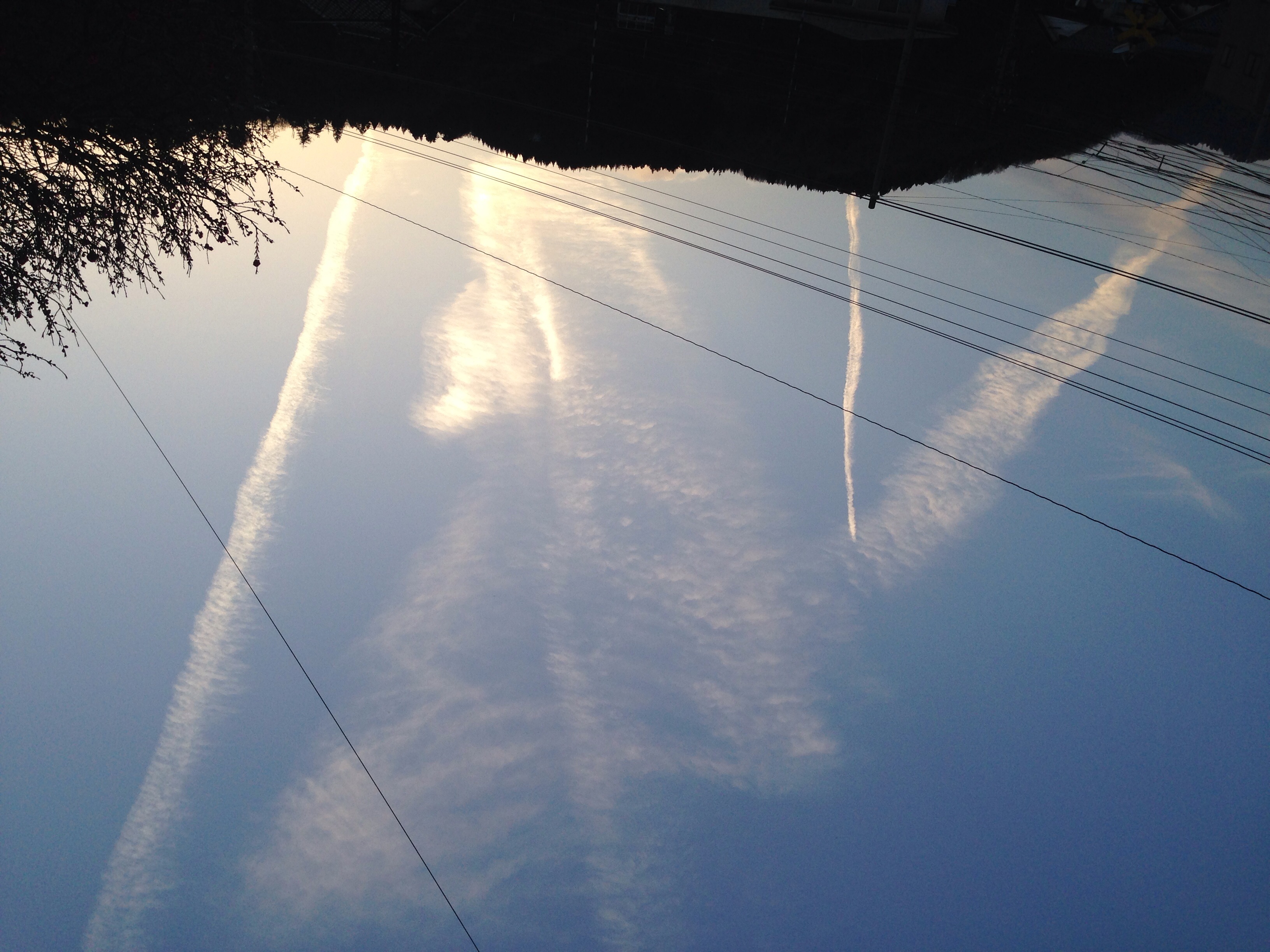 No.16988-1 地震雲