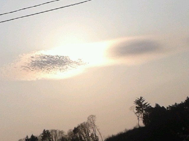 No.17330-1 地震雲