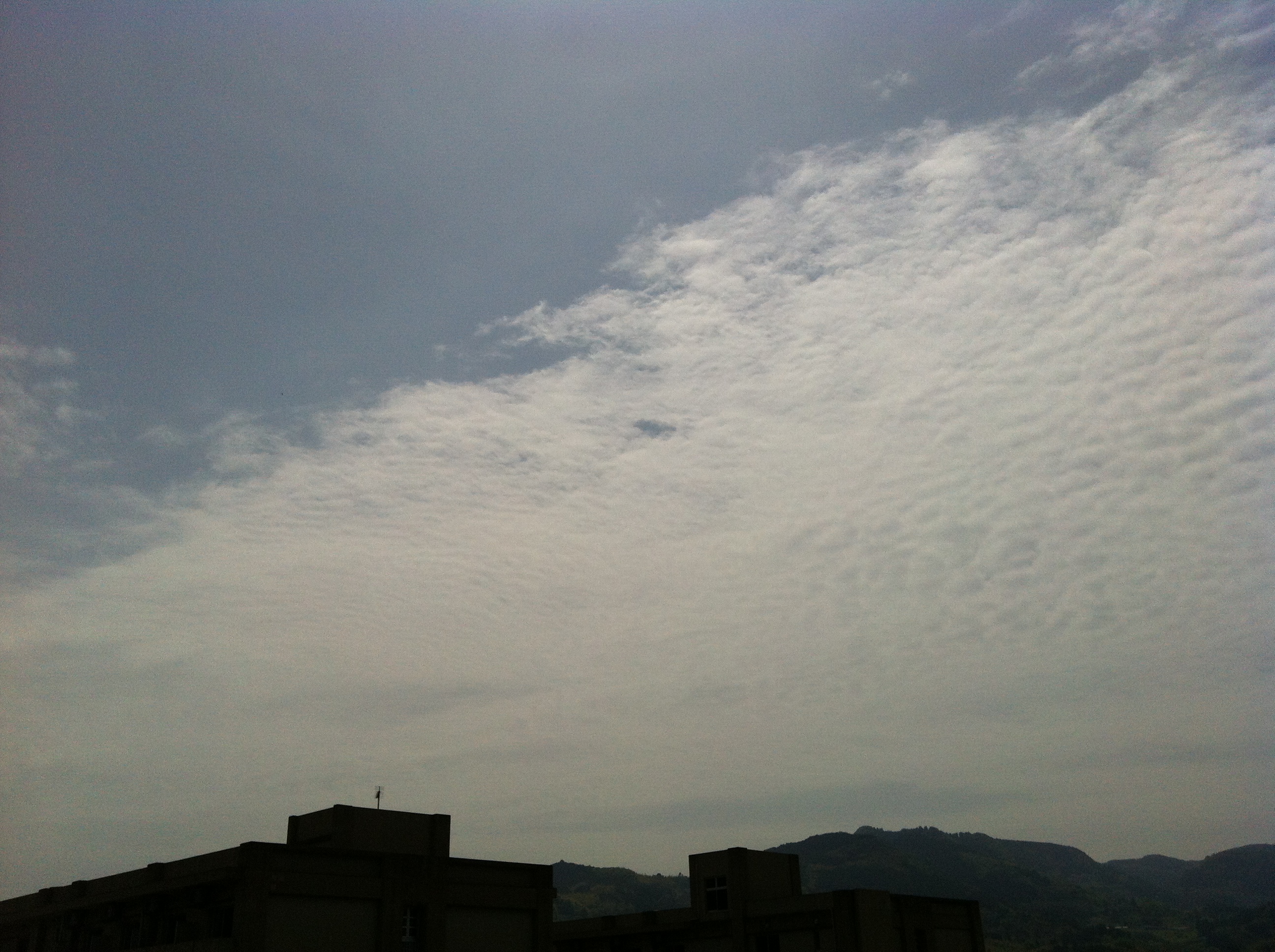 No.17472-1 地震雲