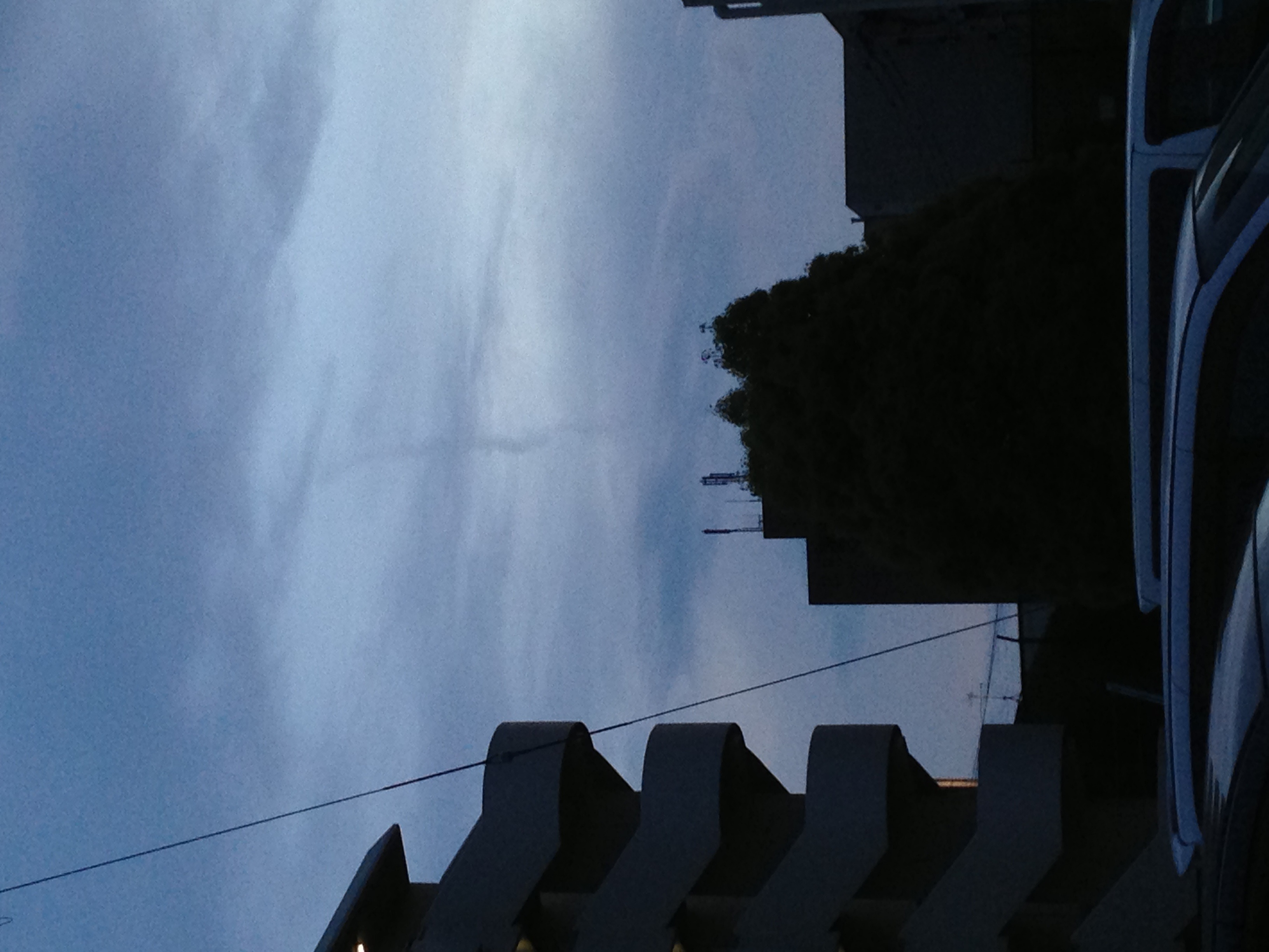 No.17880-1 地震雲