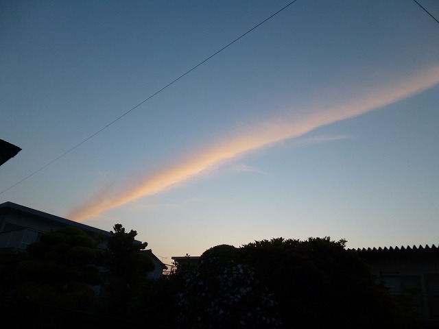 No.18233-1 地震雲