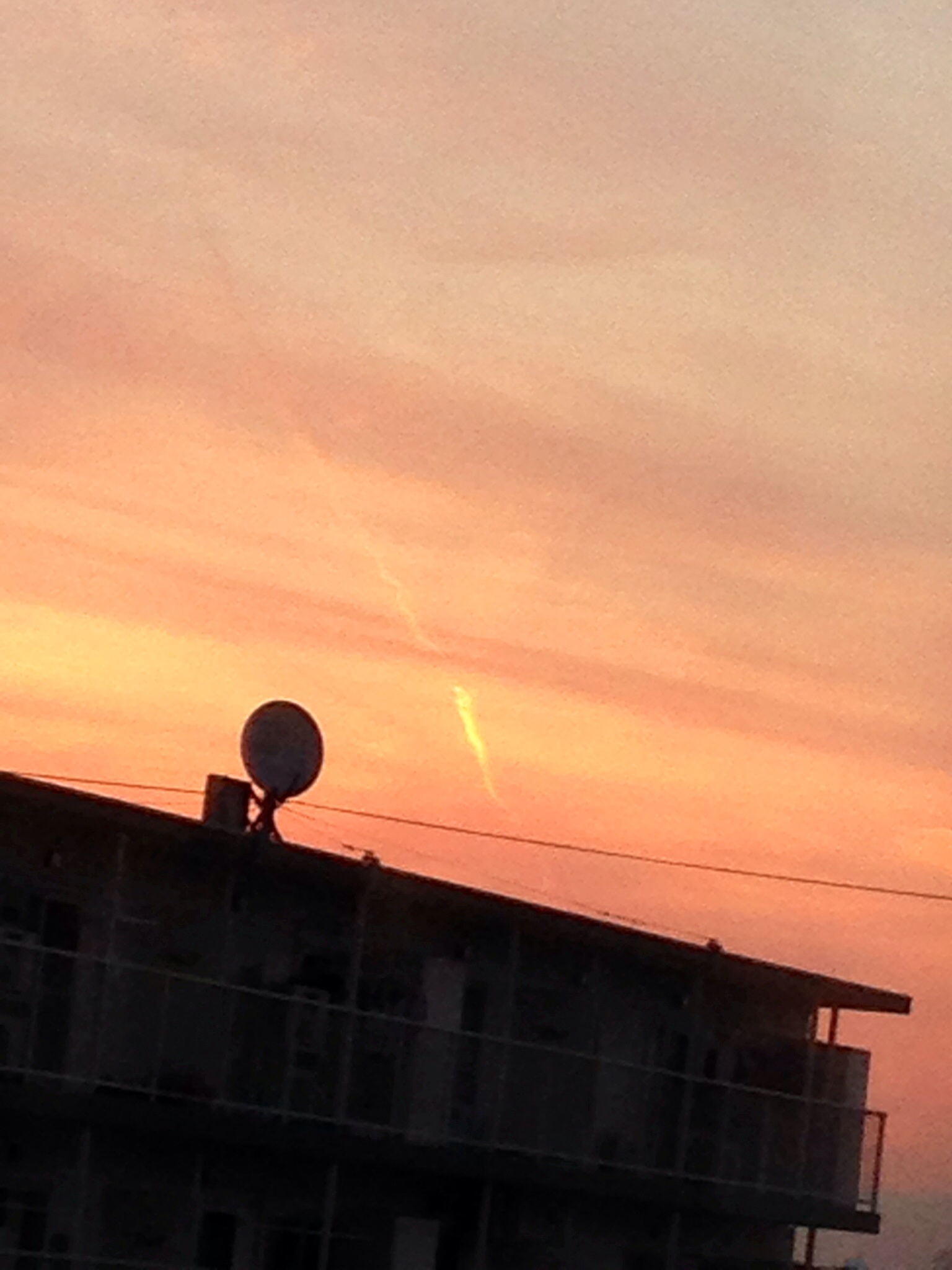 No.18359-1 地震雲