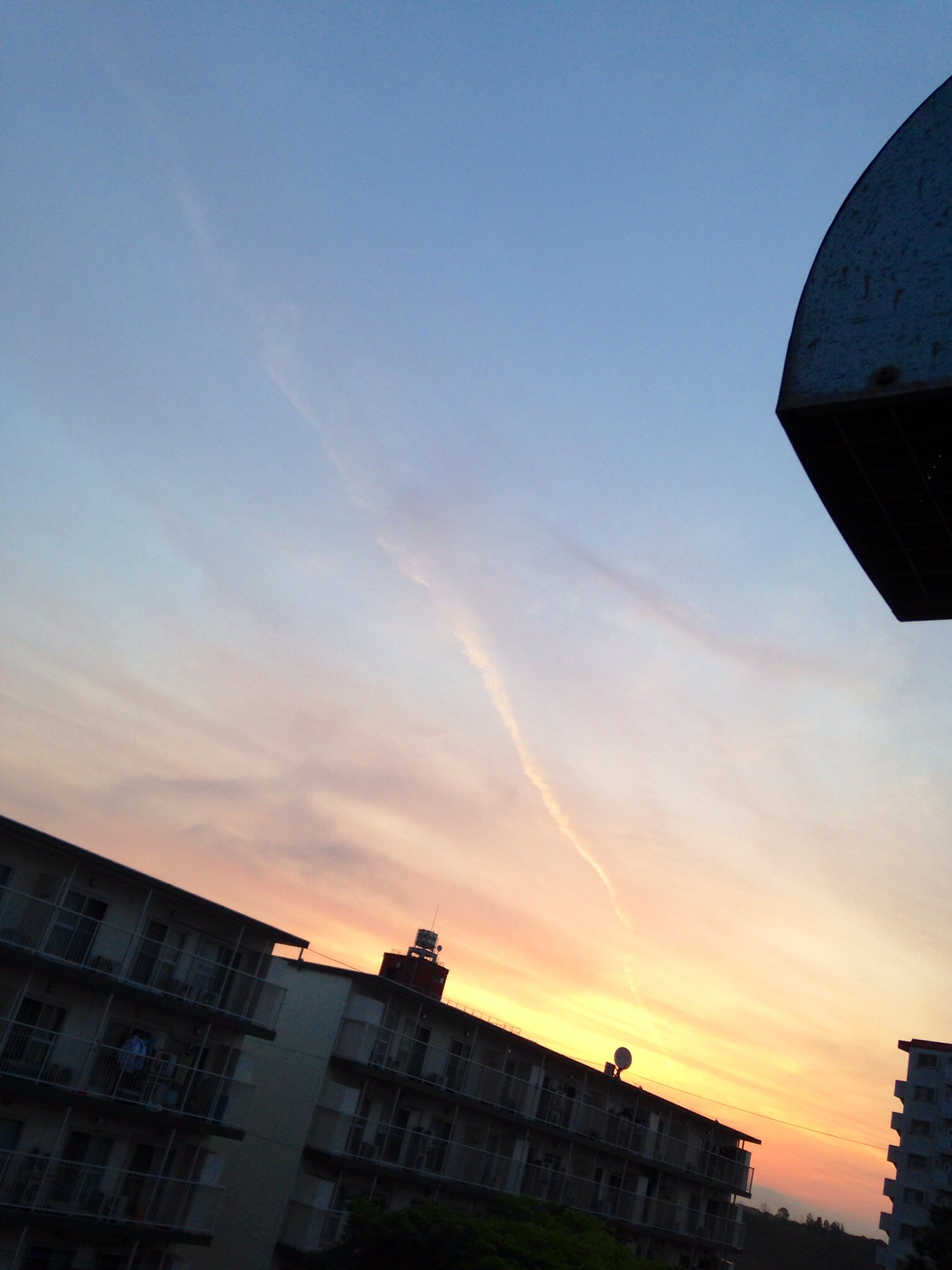 No.18360-1 地震雲