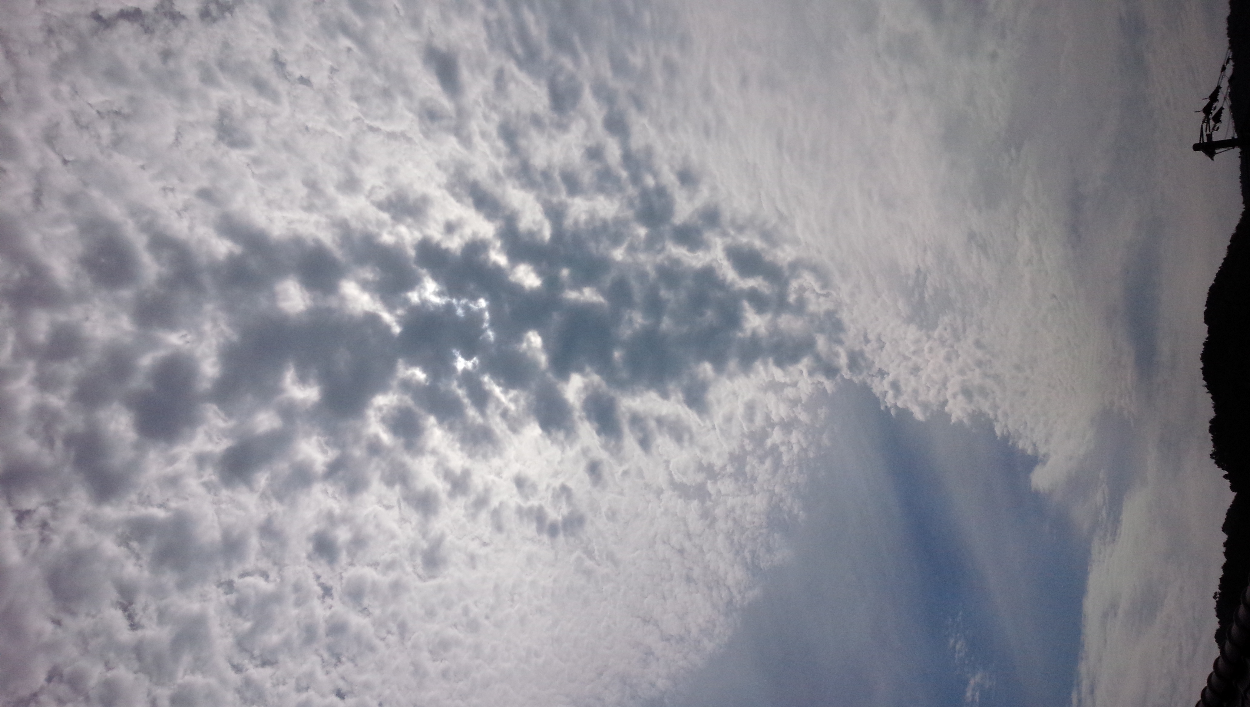 No.18710-1 地震雲