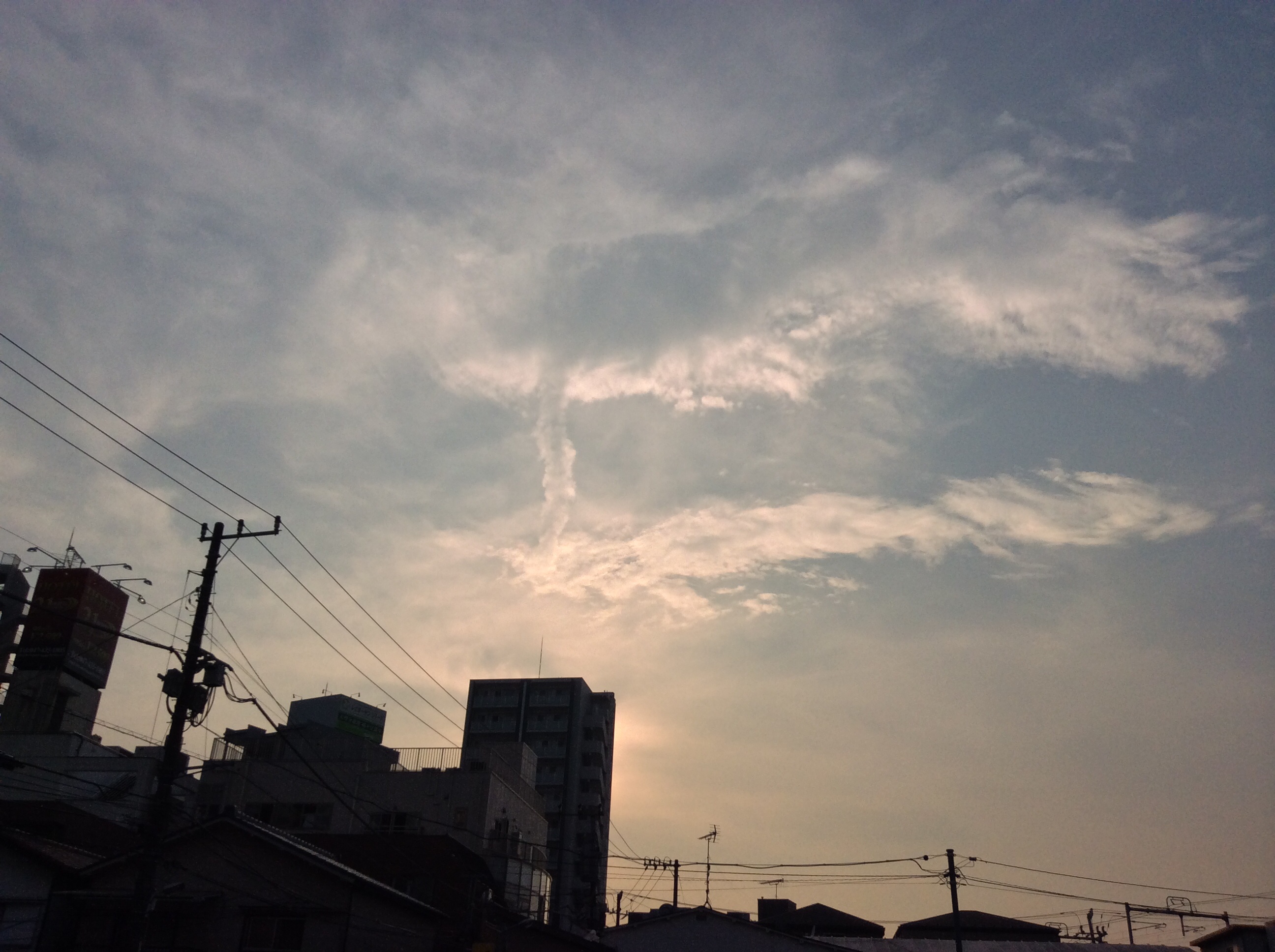 No.19216-1 地震雲