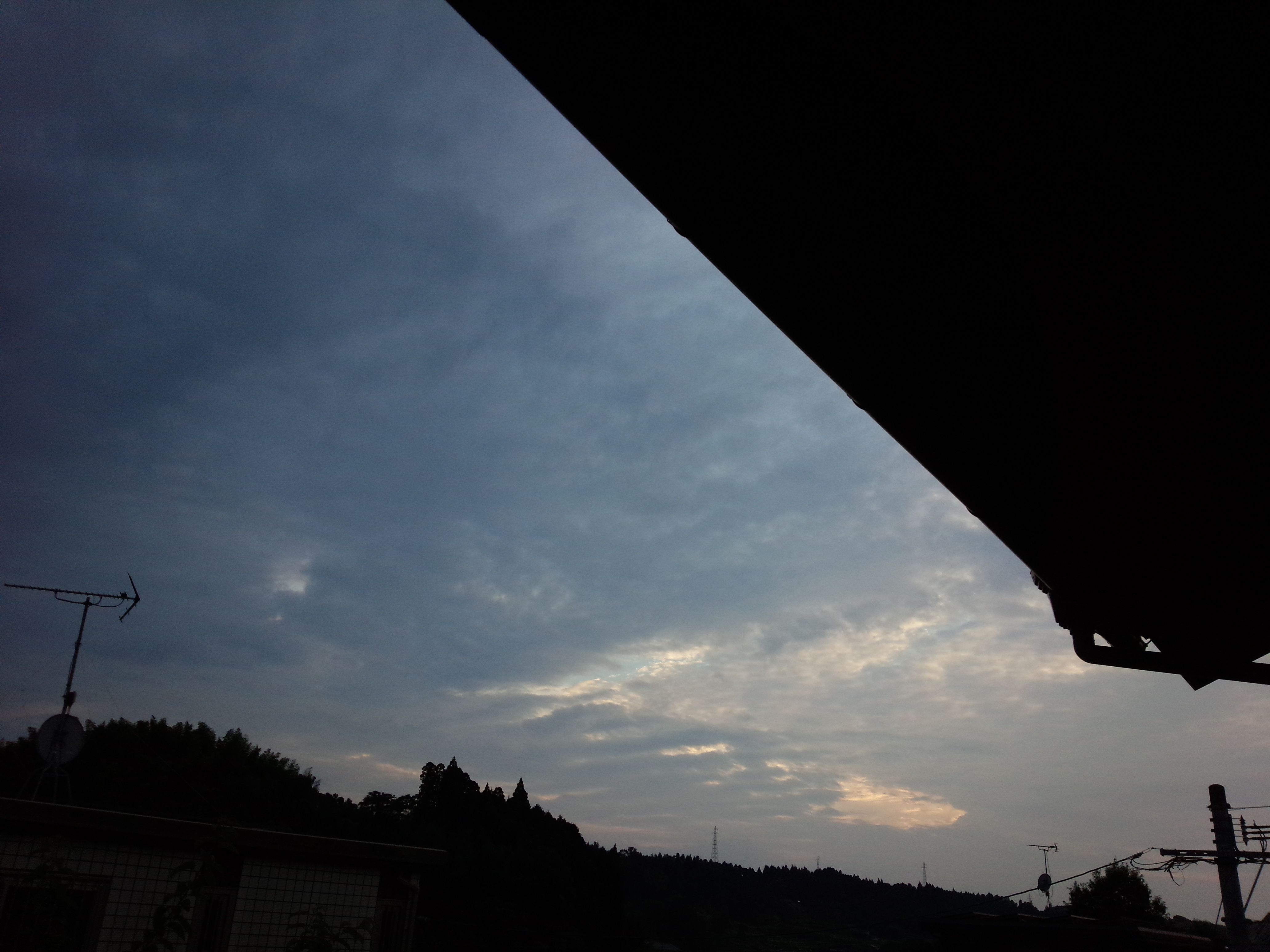 No.19725-1 地震雲