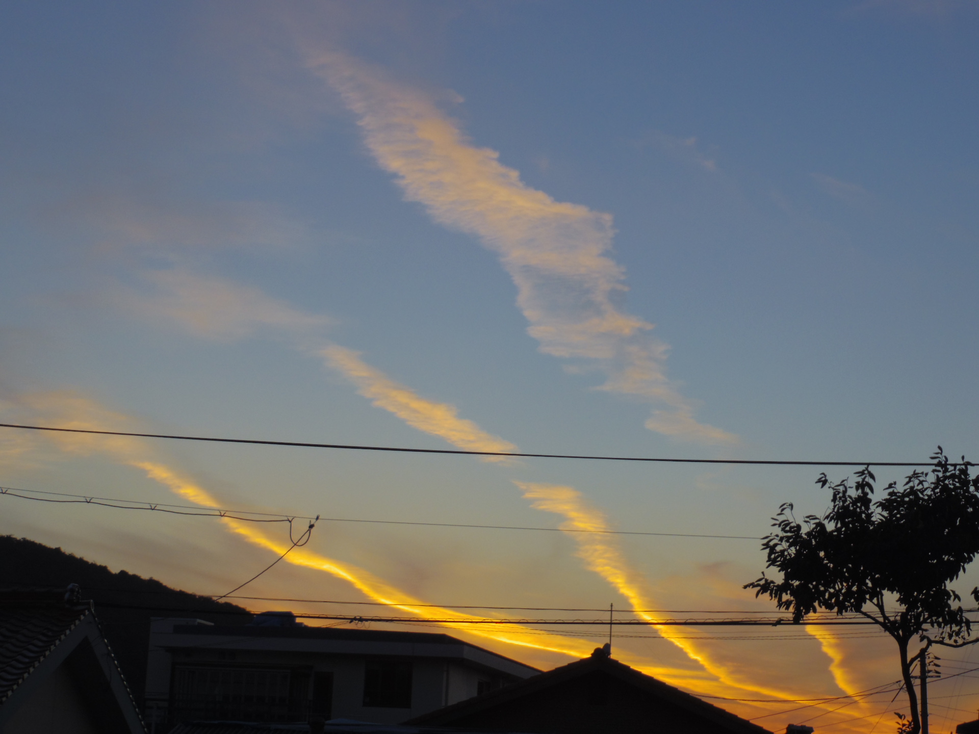 No.19946-1 地震雲