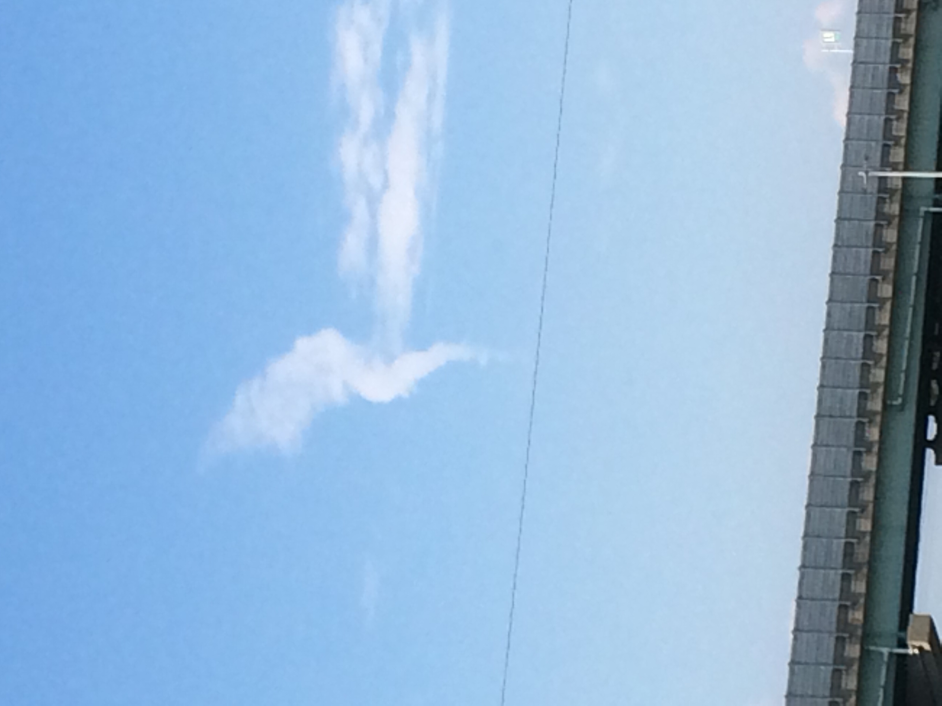 No.20104-1 地震雲