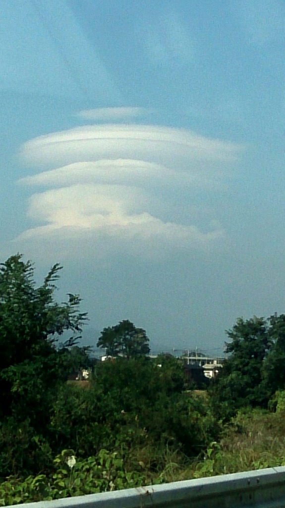 No.20518-1 地震雲