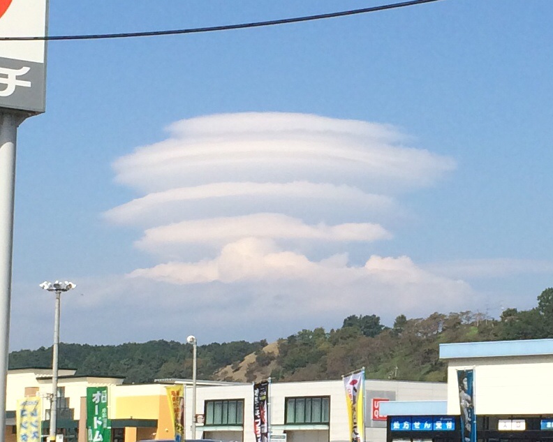 No.20527-1 地震雲