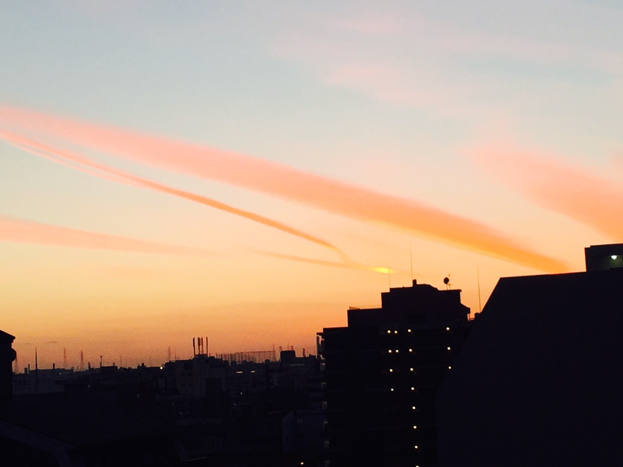 No.21510-1 地震雲