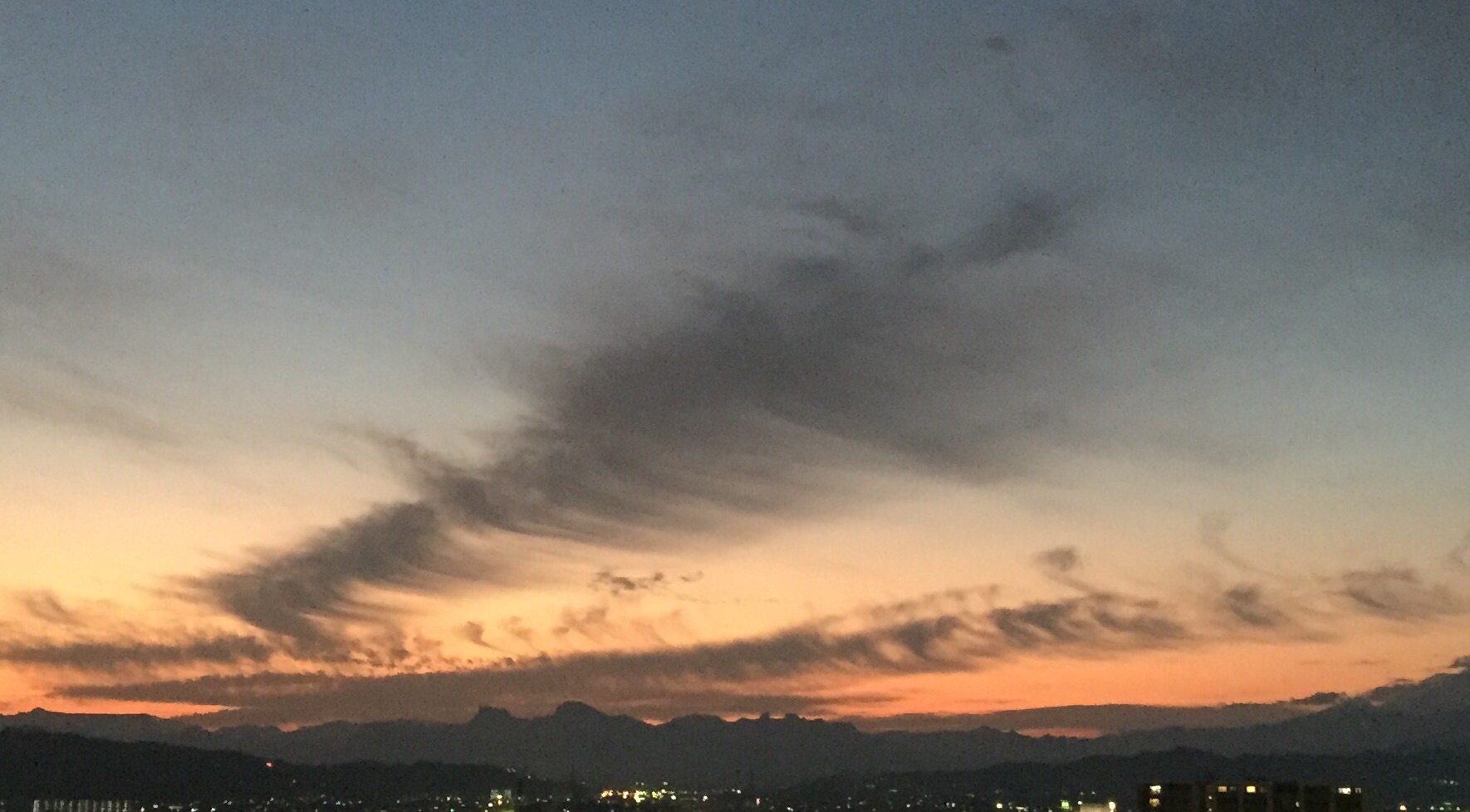 No.22253-1 地震雲