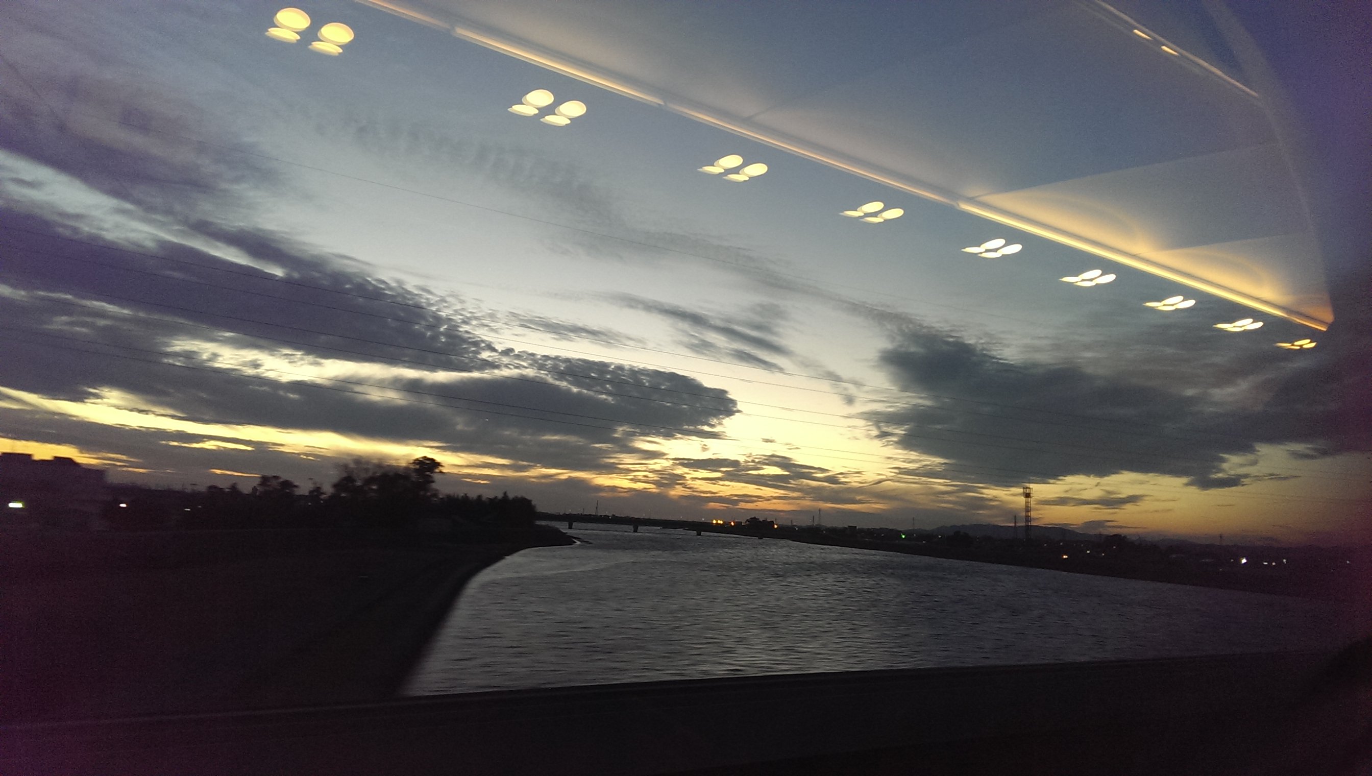 No.22272-1 地震雲