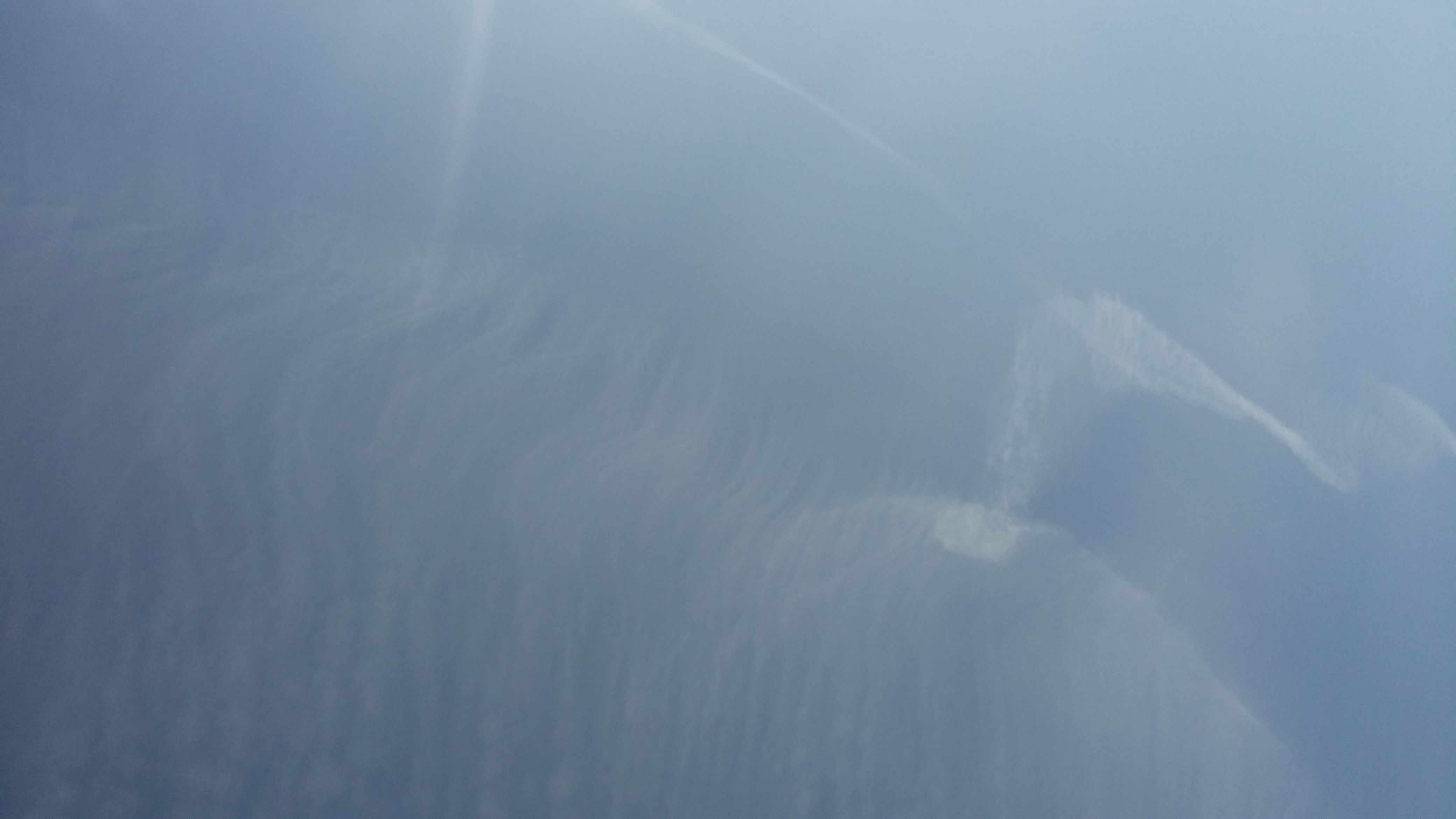 No.22508-1 地震雲