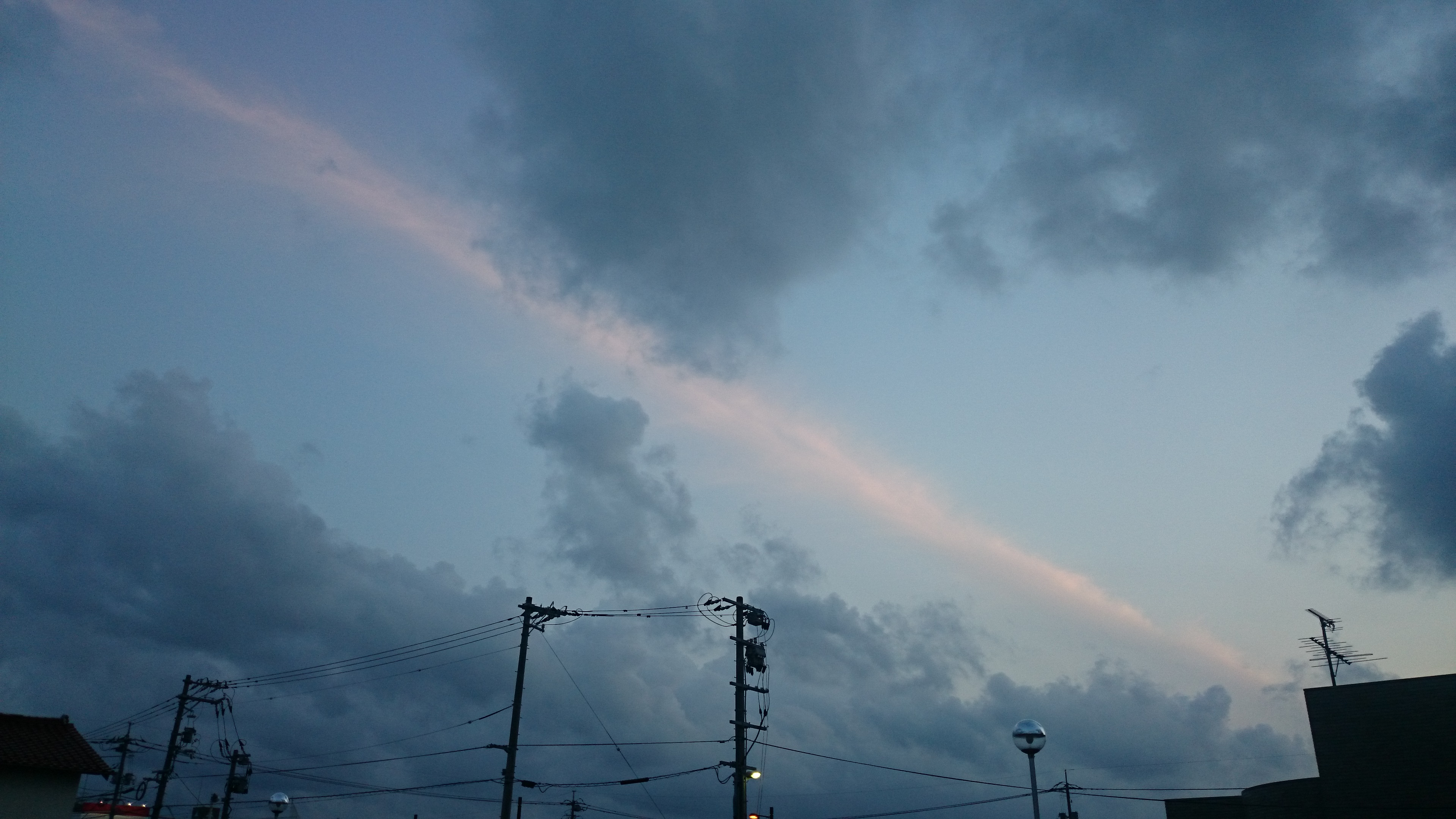 No.22654-1 地震雲