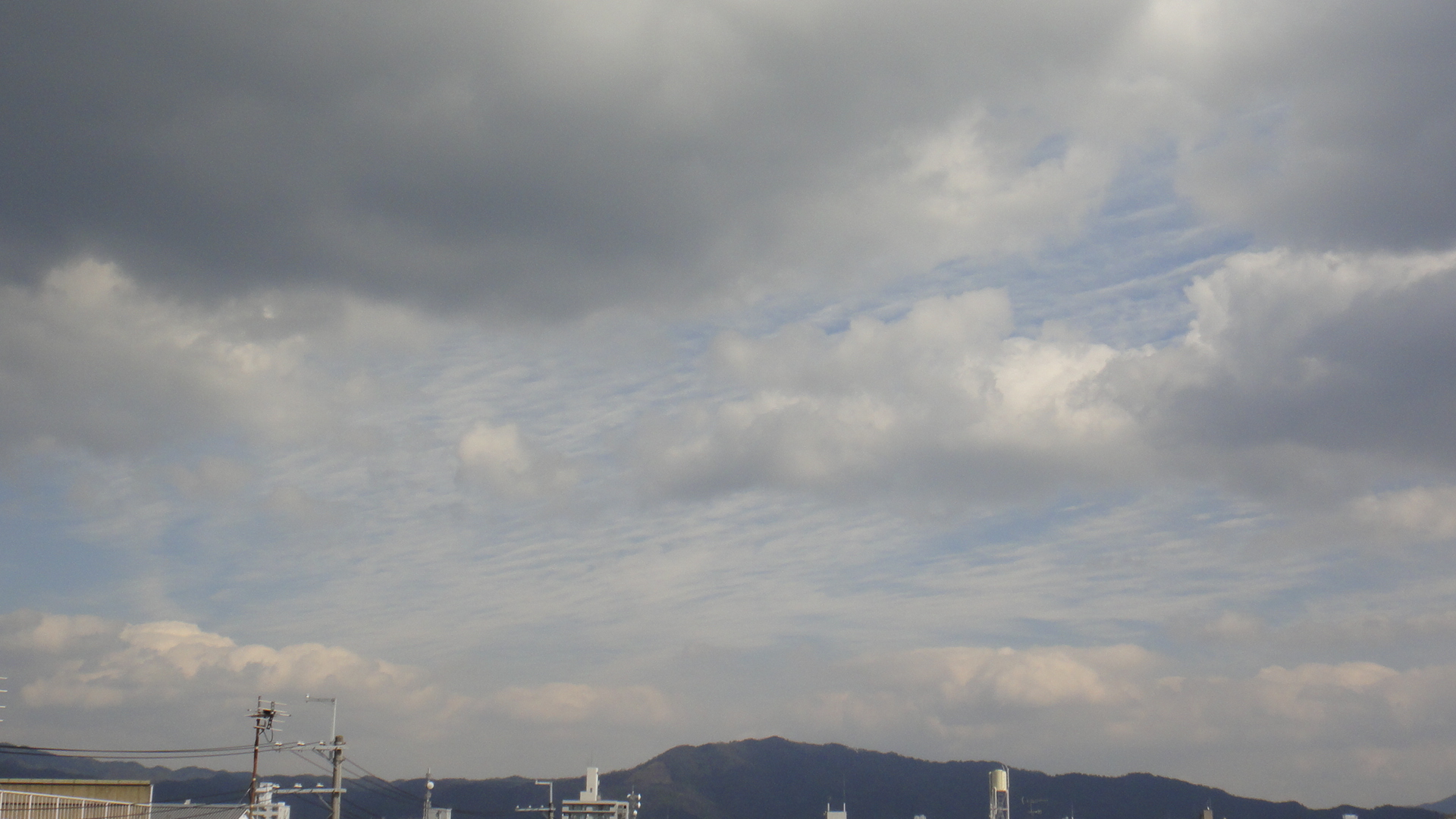 No.22700-1 地震雲