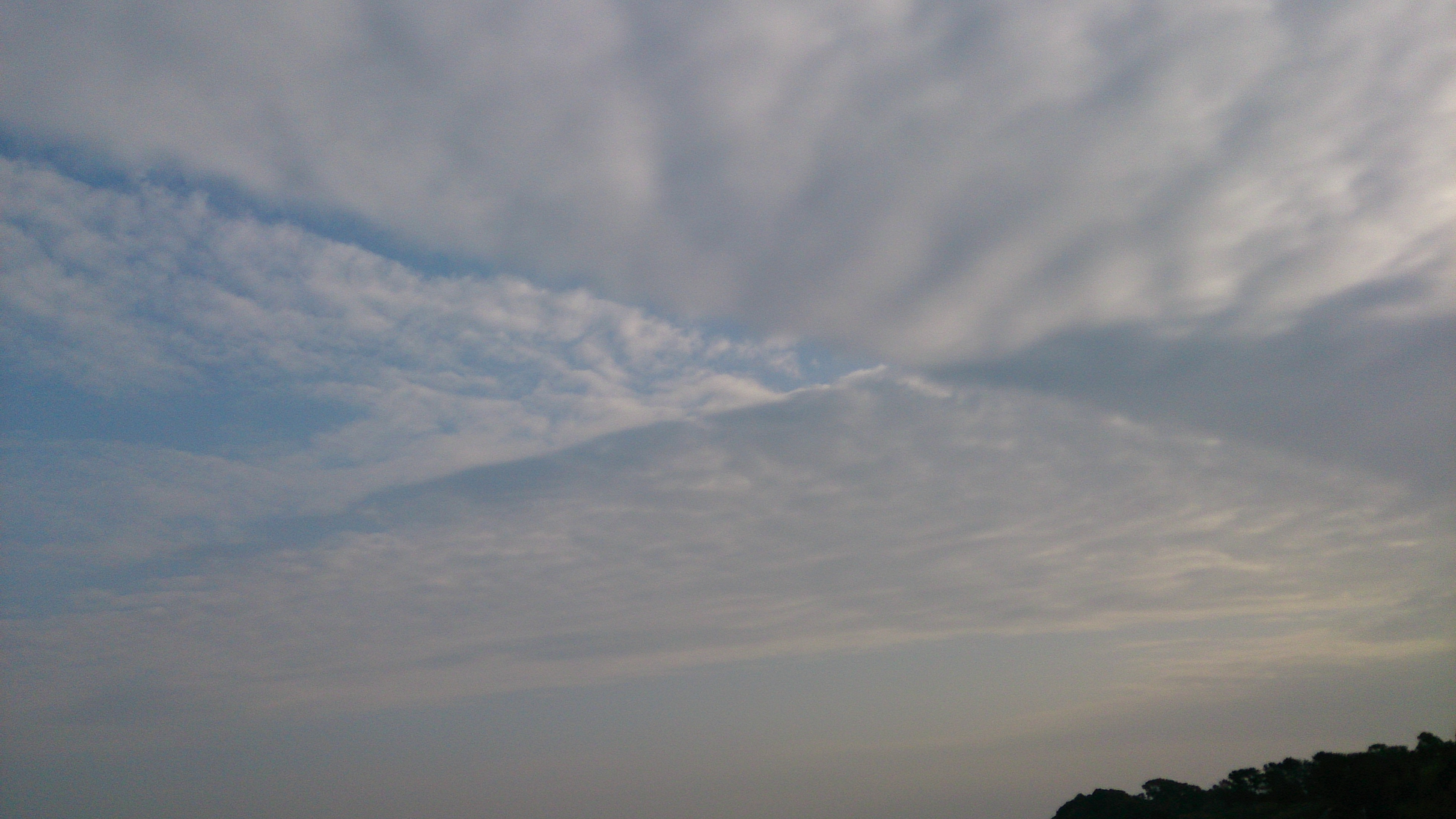 No.22836-1 地震雲