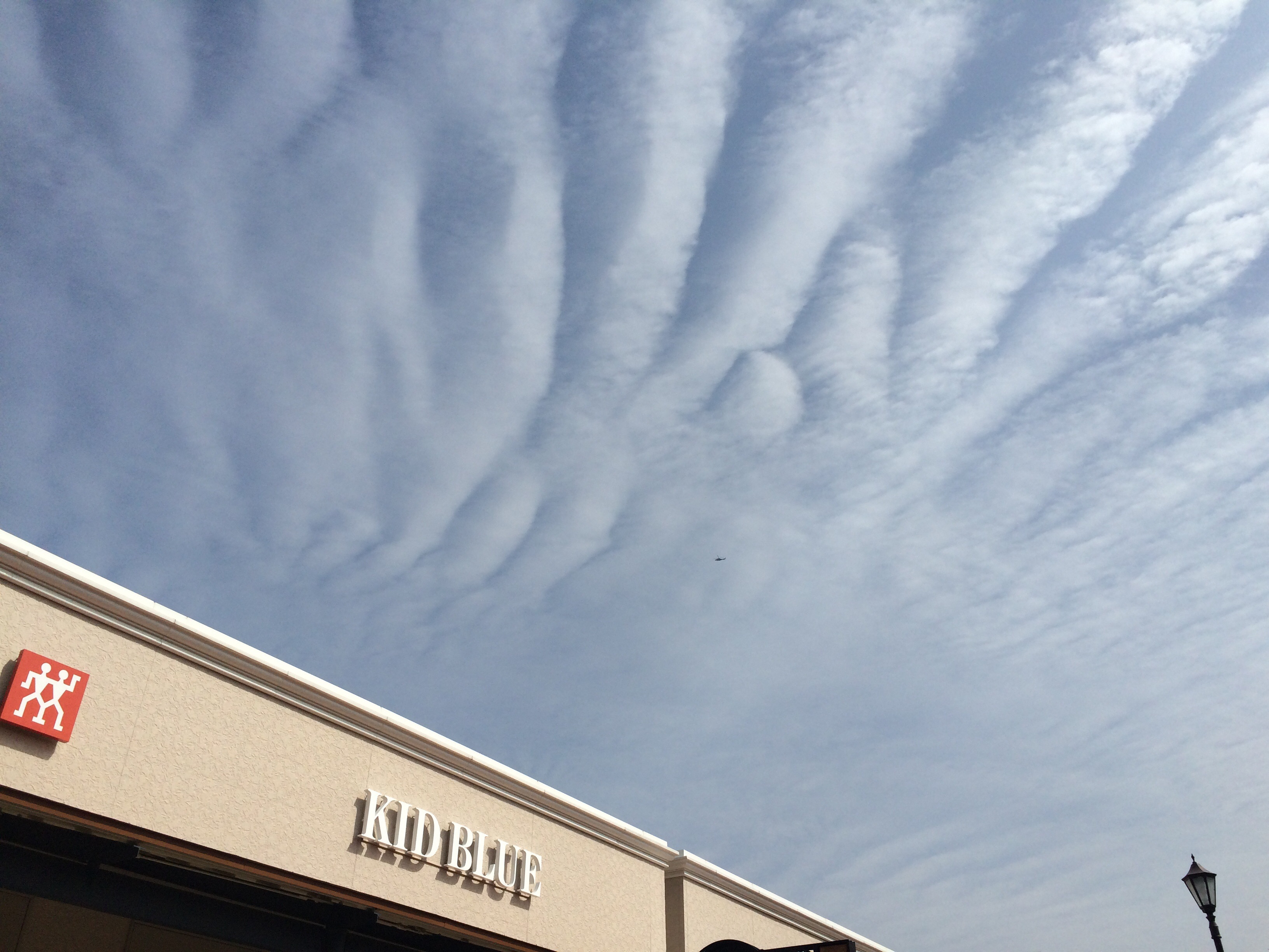 No.22943-1 地震雲