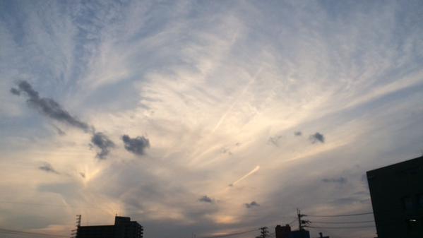 No.23043-1 地震雲