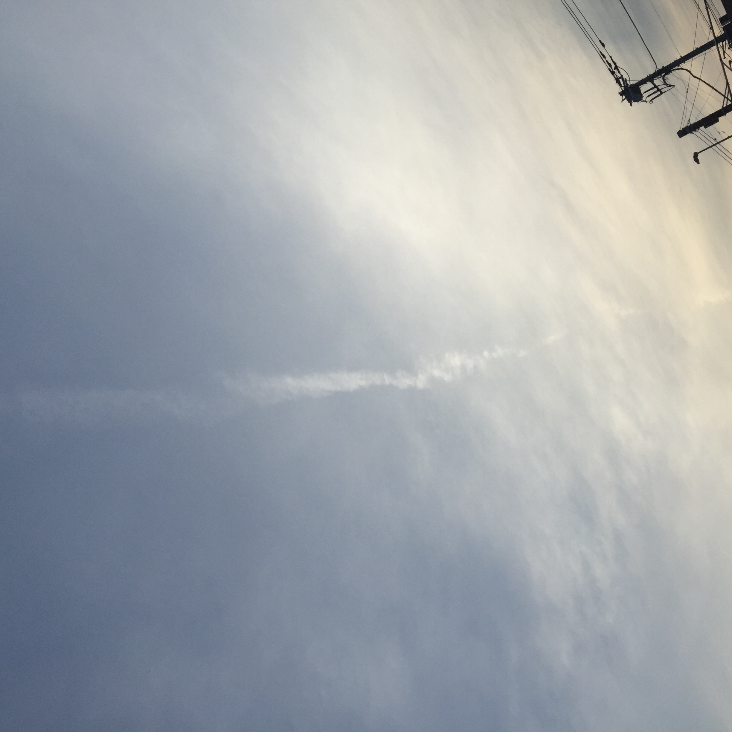 No.23086-1 地震雲